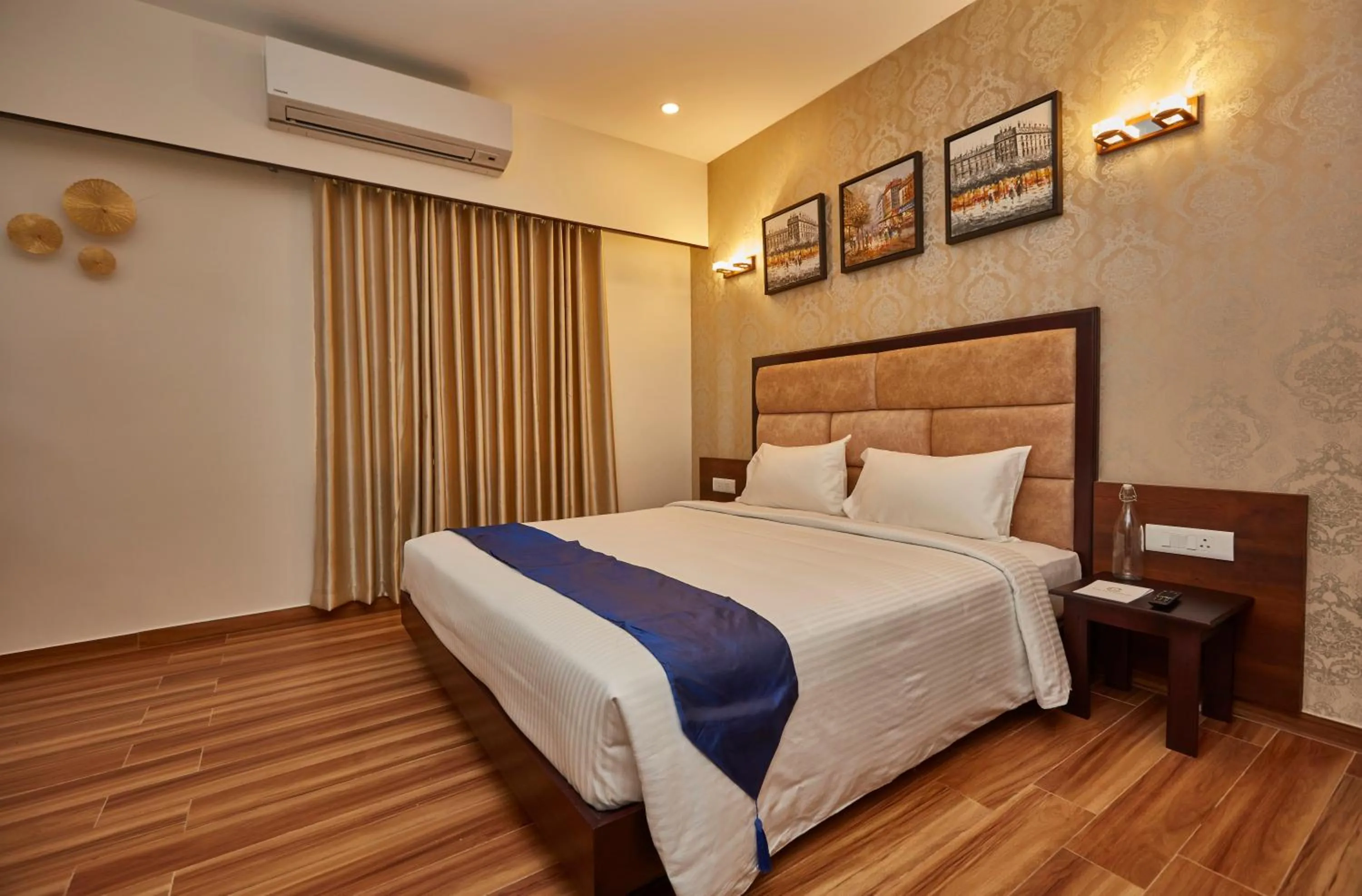 Bedroom, Bed in The Continentti Whitefield