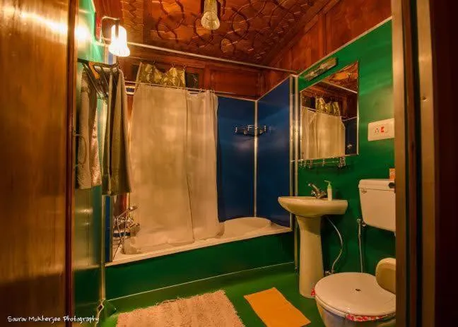 Toilet in Houseboat Lily of Nageen