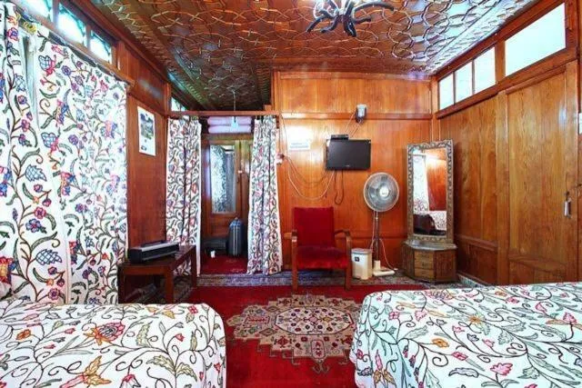 Seating area in Houseboat Lily of Nageen