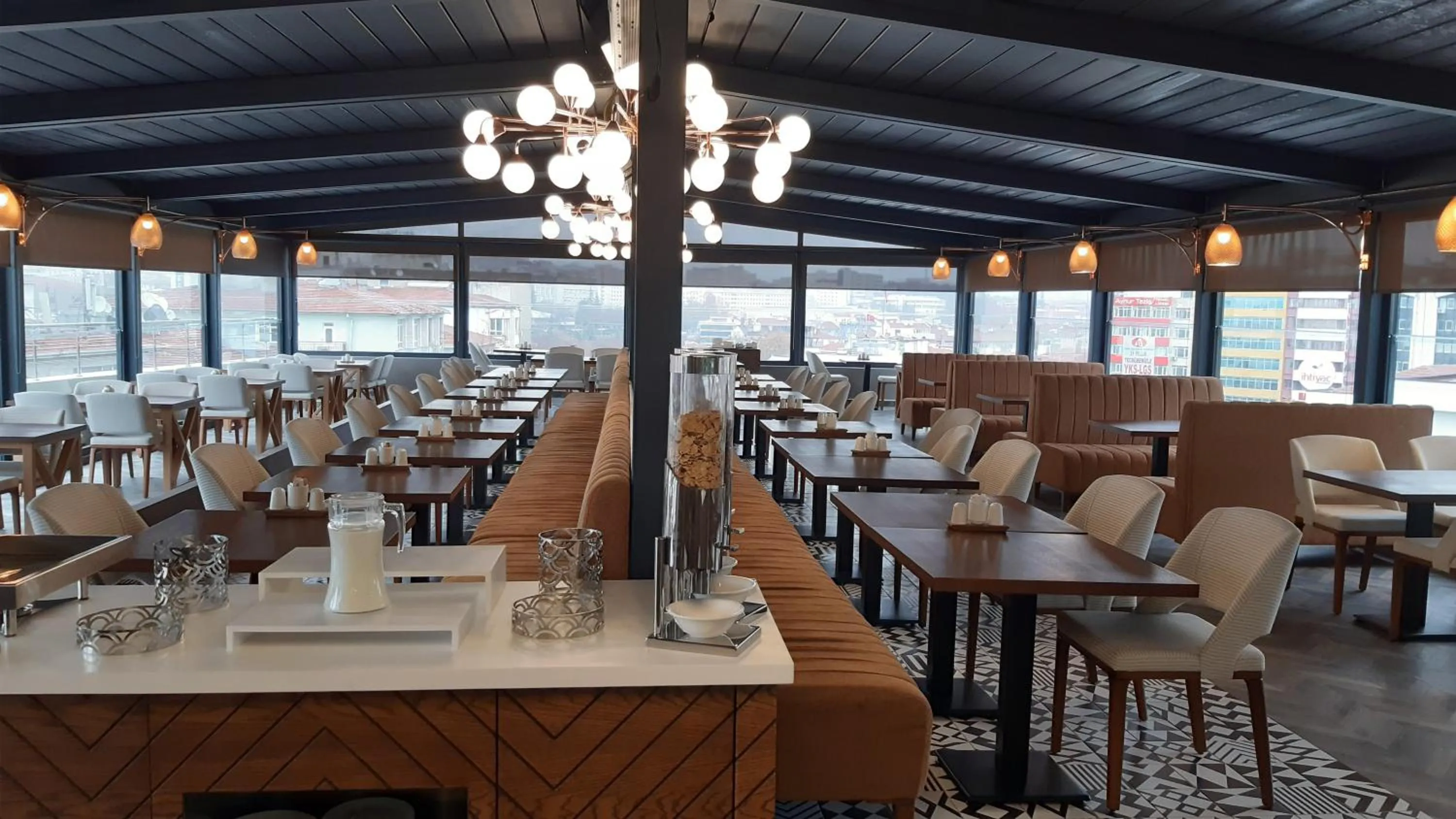 Restaurant/places to eat in ROX Hotel Ankara