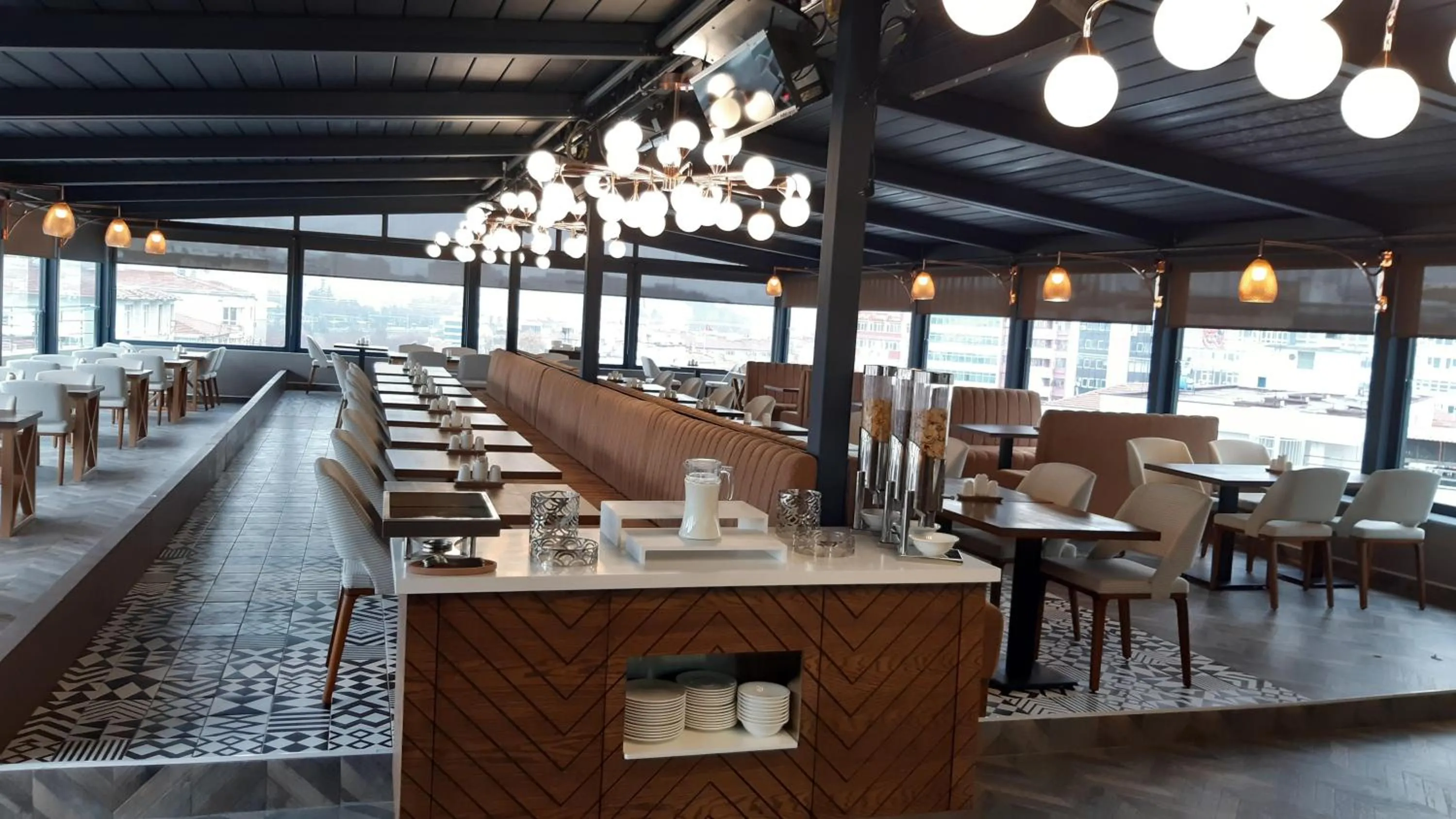 Restaurant/places to eat in ROX Hotel Ankara