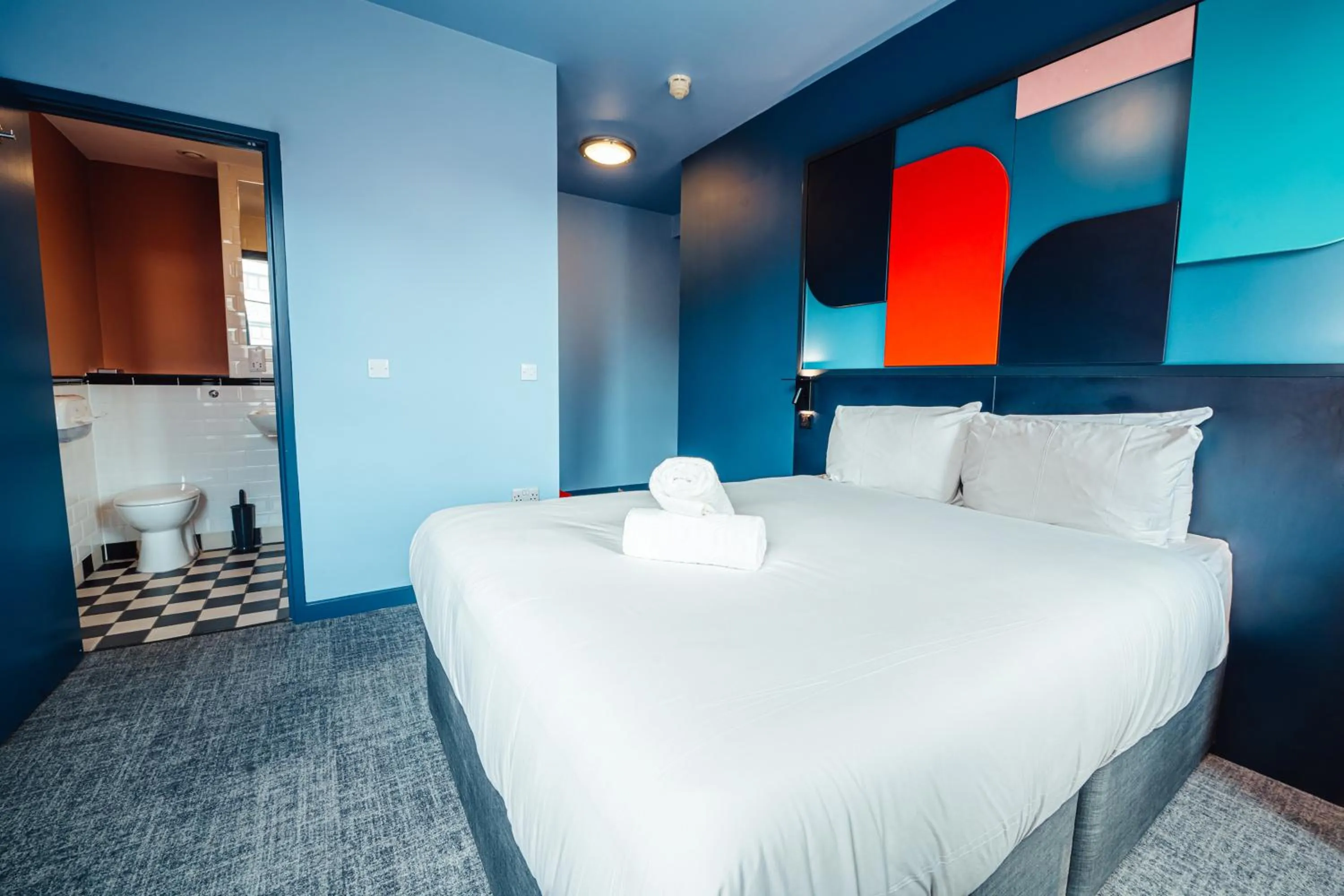 Toilet, Bed in Kabannas Liverpool