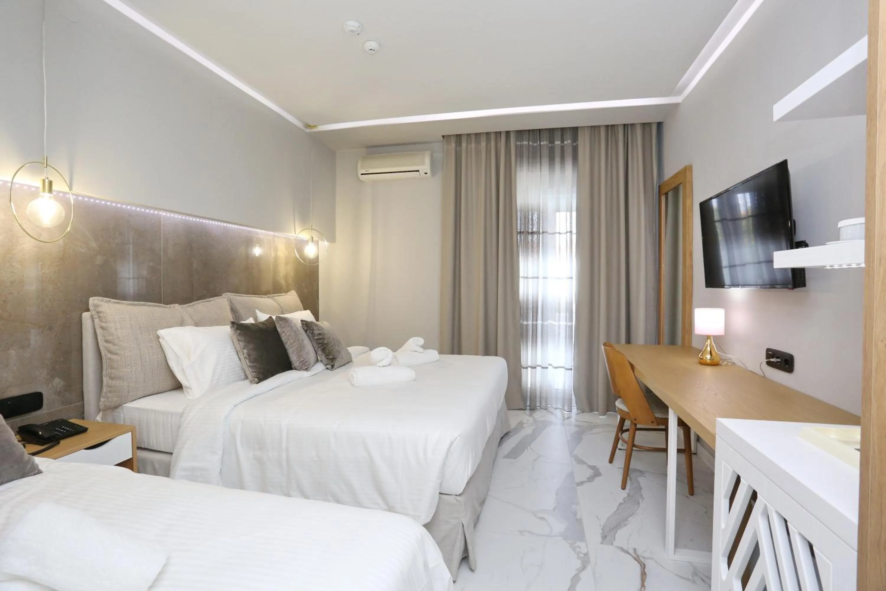 Bedroom, Bed in Tropical