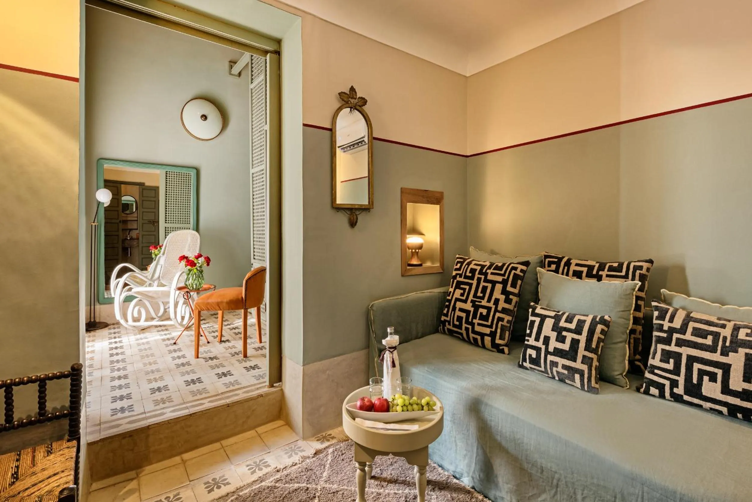 Seating area, Bed in 72 Hotel & Spa