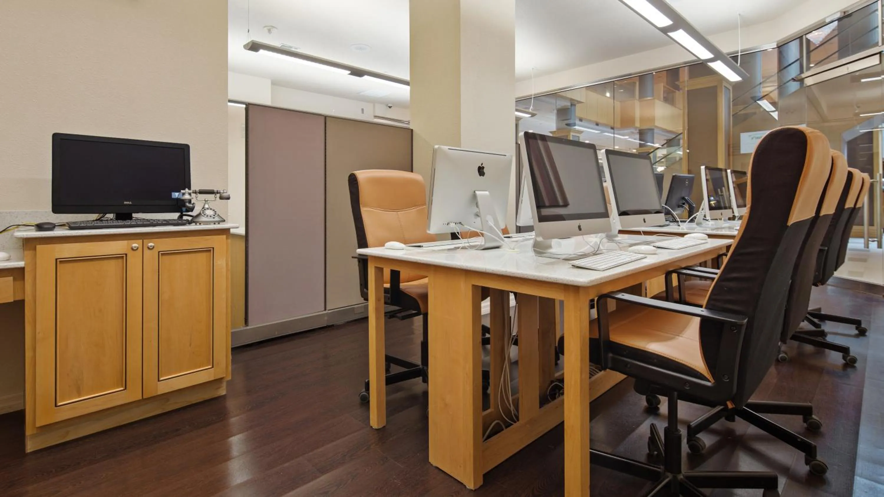 Business facilities in The Florida Hotel & Conference Center in the Florida Mall