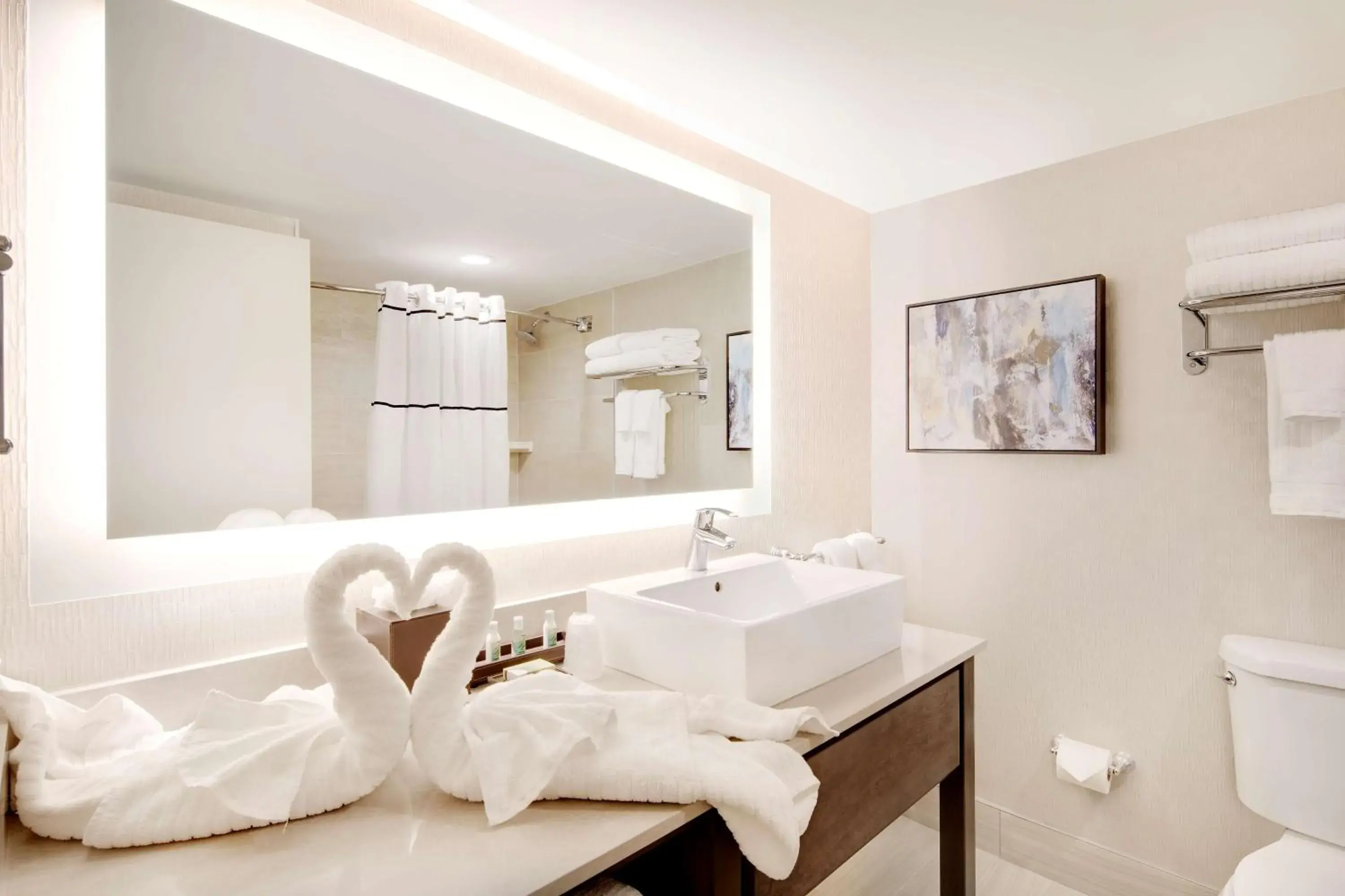 Queen Room with Two Queen Beds - City View in The Florida Hotel & Conference Center in the Florida Mall Queen Room with Two Queen Beds - City View in The Florida Hotel & Conference Center in the Florida Mall