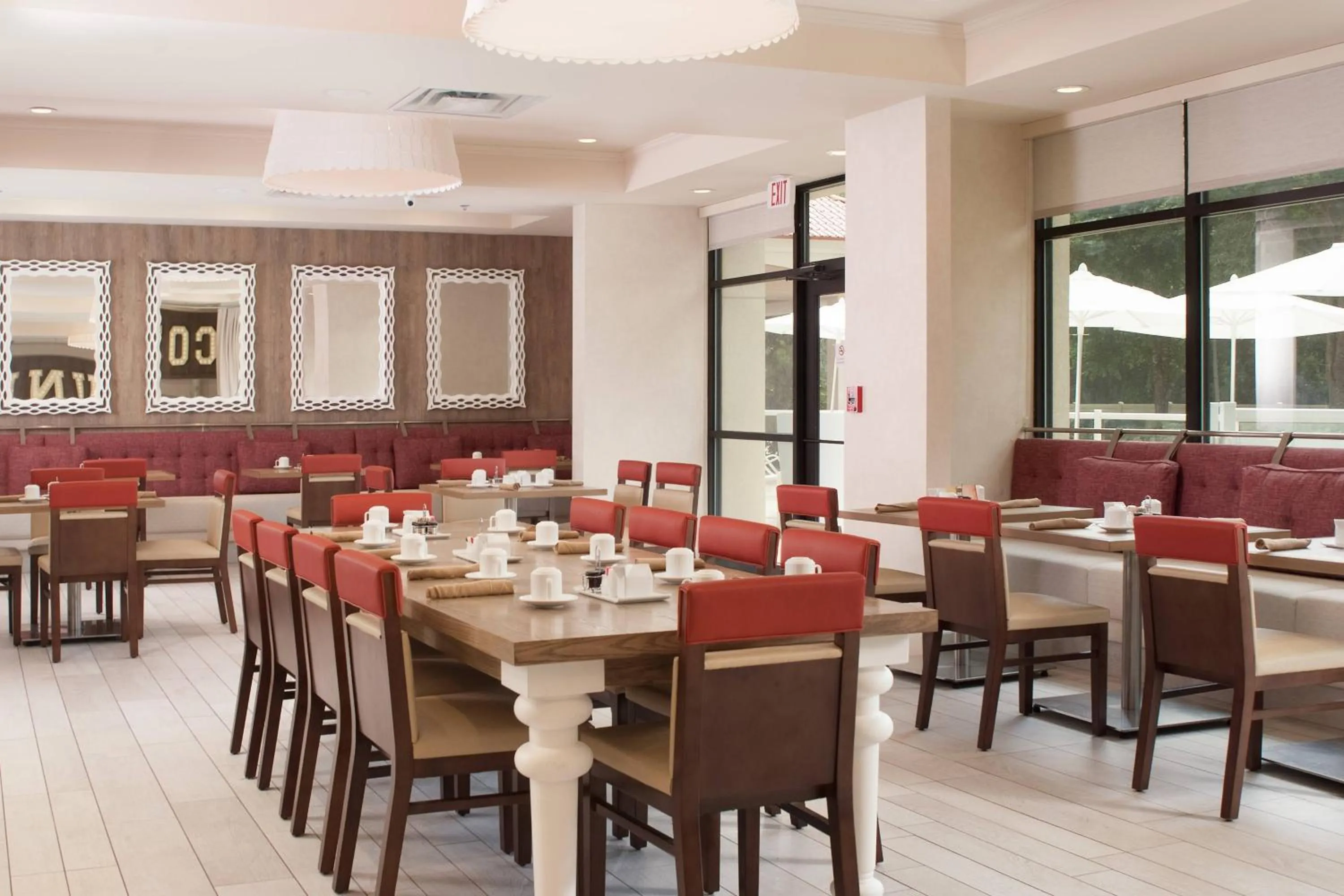 Restaurant/places to eat in Delta Hotels by Marriott Orlando Lake Buena Vista