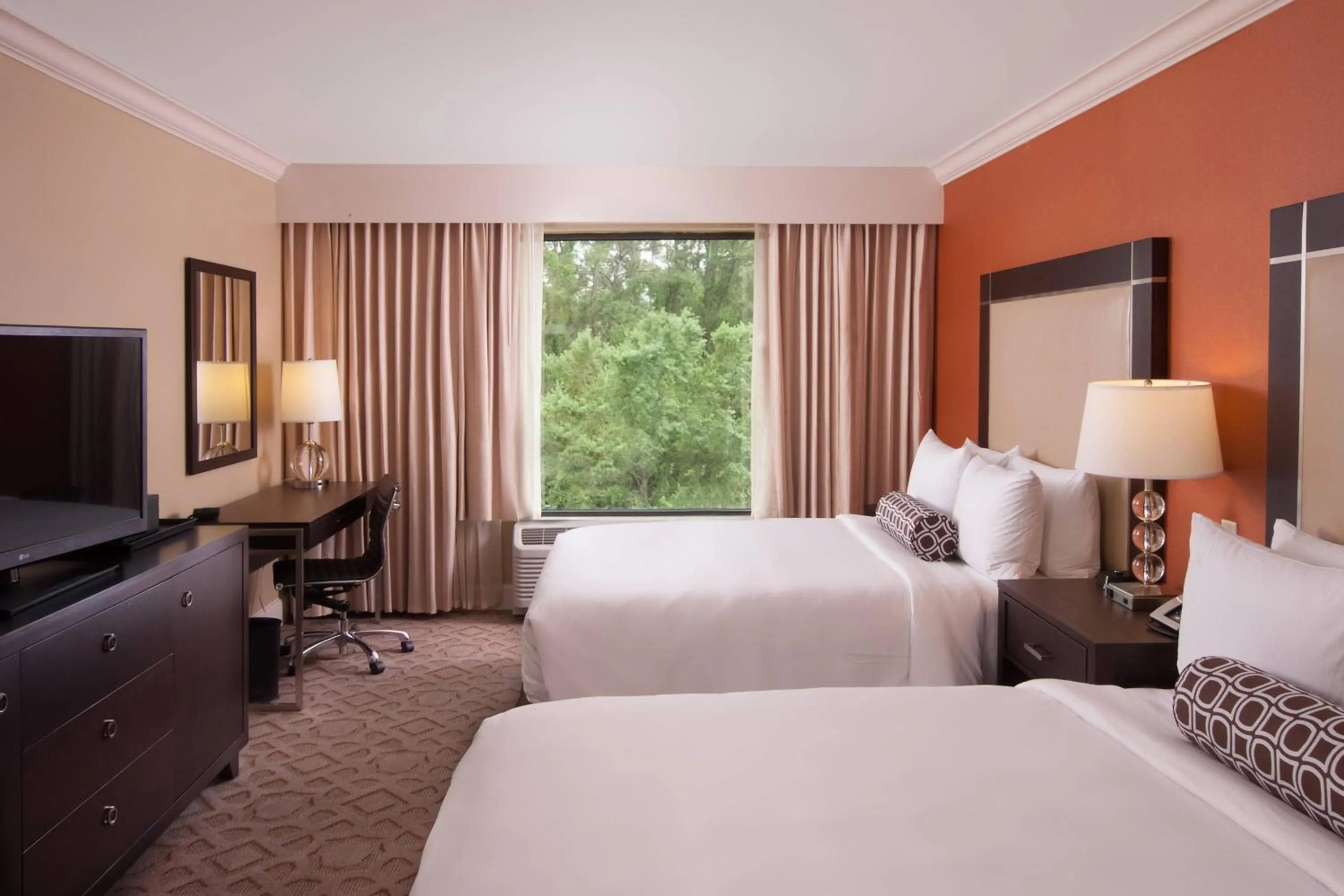 Photo of the whole room, Bed in Delta Hotels by Marriott Orlando Lake Buena Vista