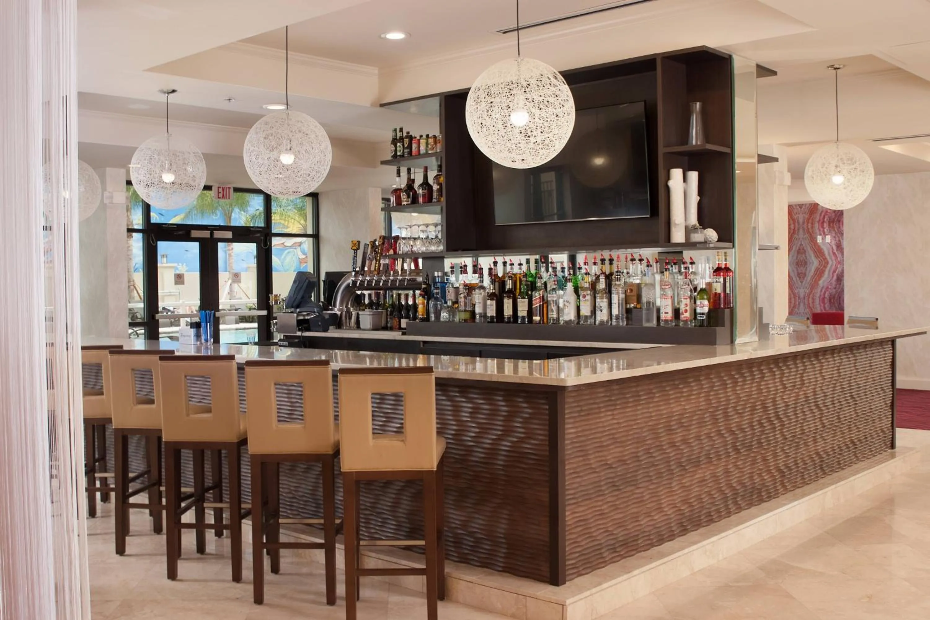 Lounge or bar in Delta Hotels by Marriott Orlando Lake Buena Vista