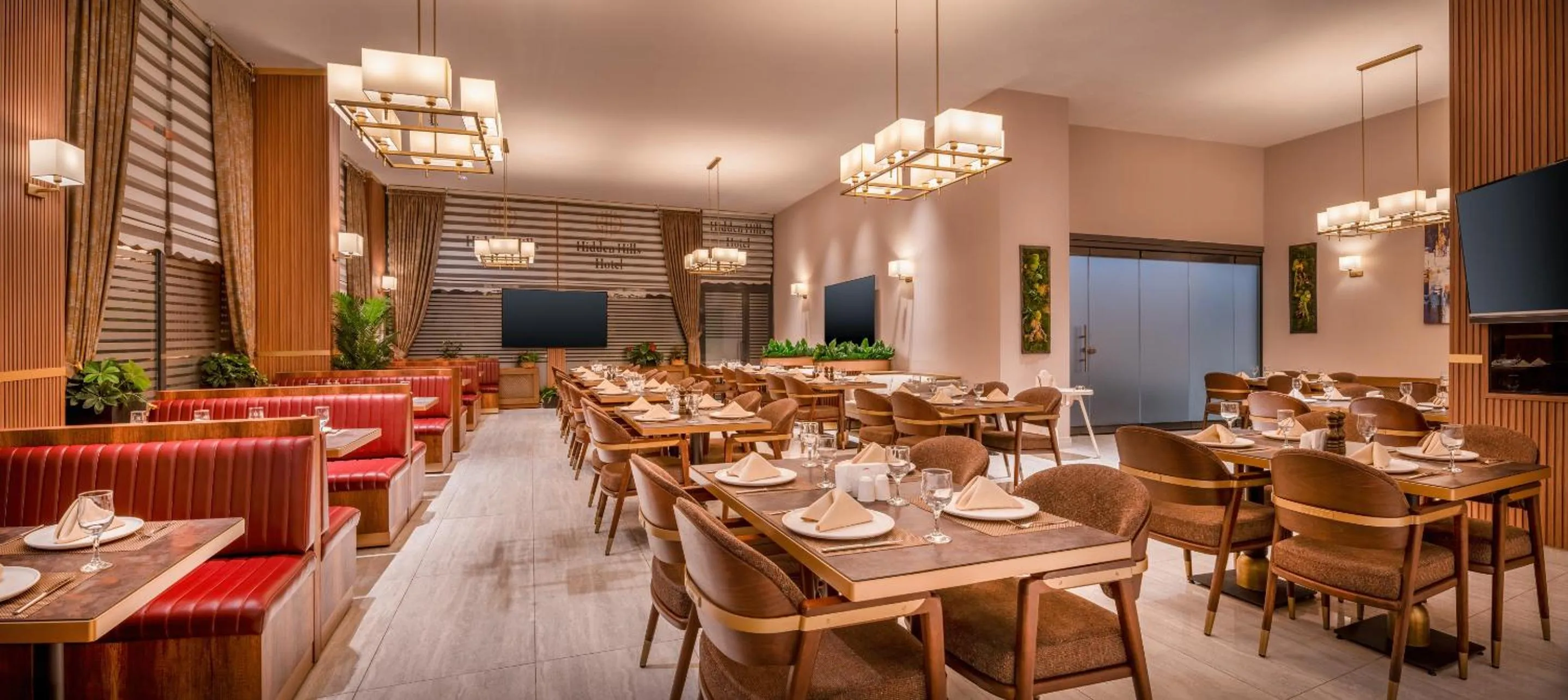 Restaurant/places to eat in Best Western Premier Hidden Hills Hotel