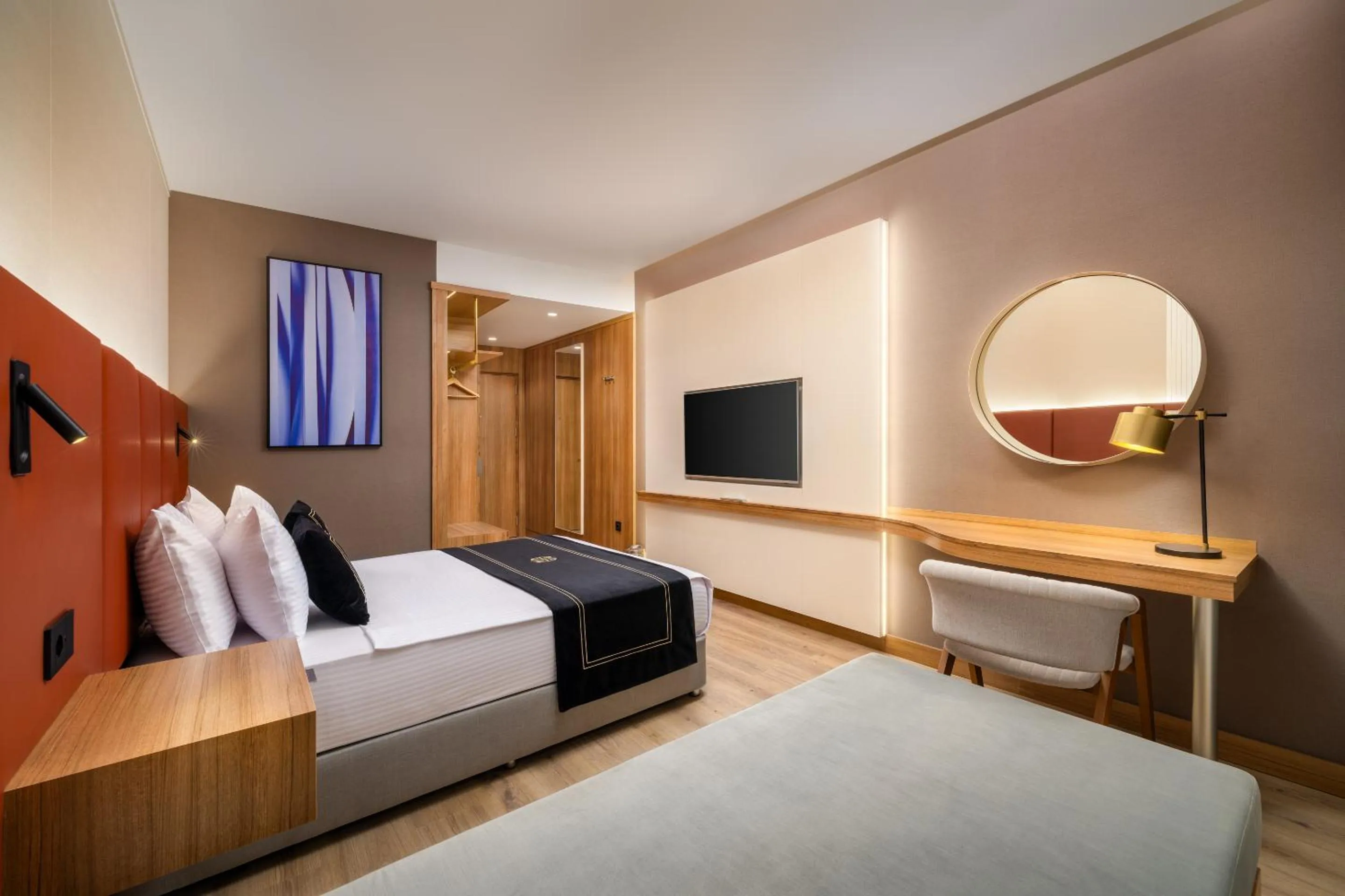 Bedroom, Bed in Best Western Premier Hidden Hills Hotel