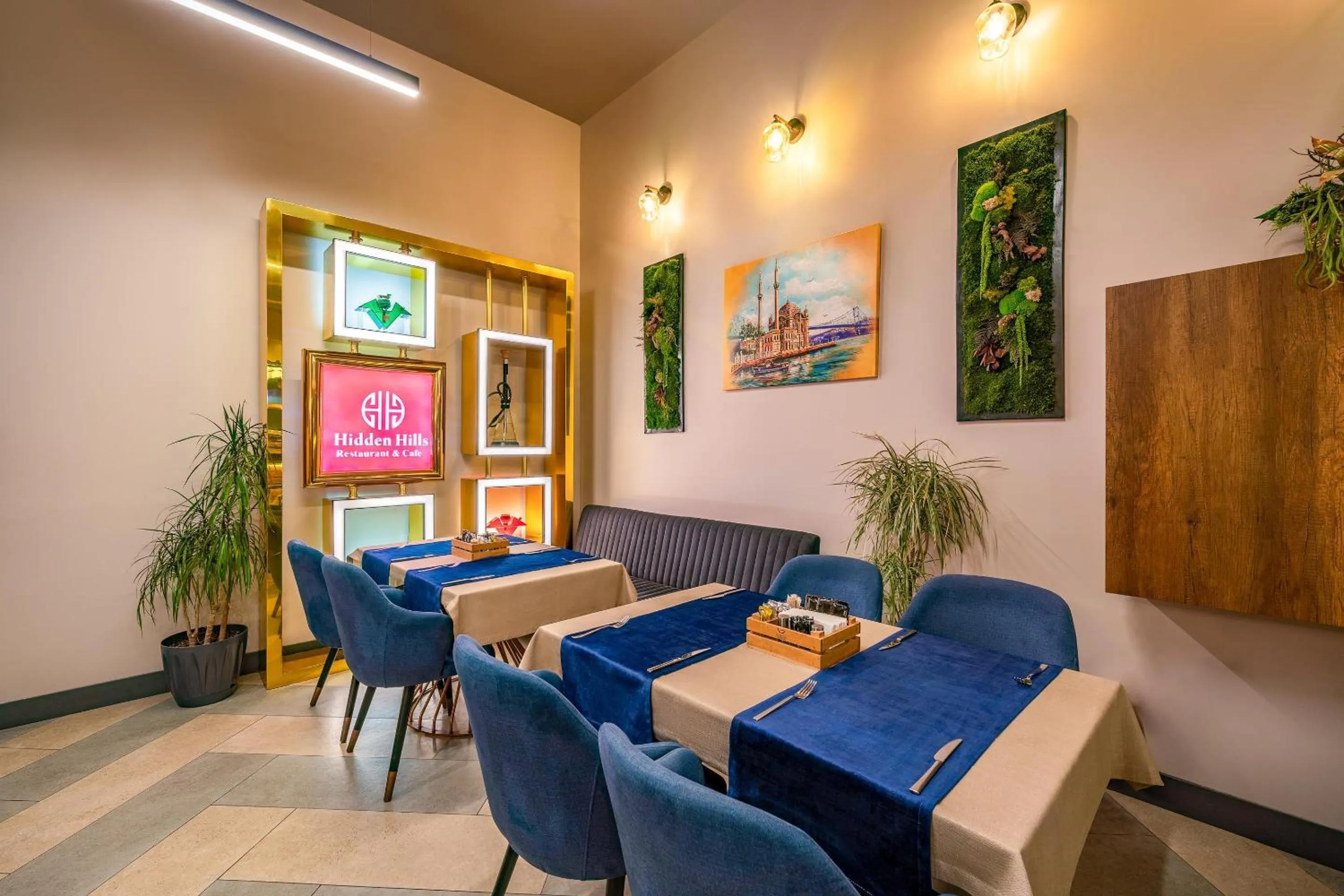 Restaurant/places to eat in Best Western Premier Hidden Hills Hotel