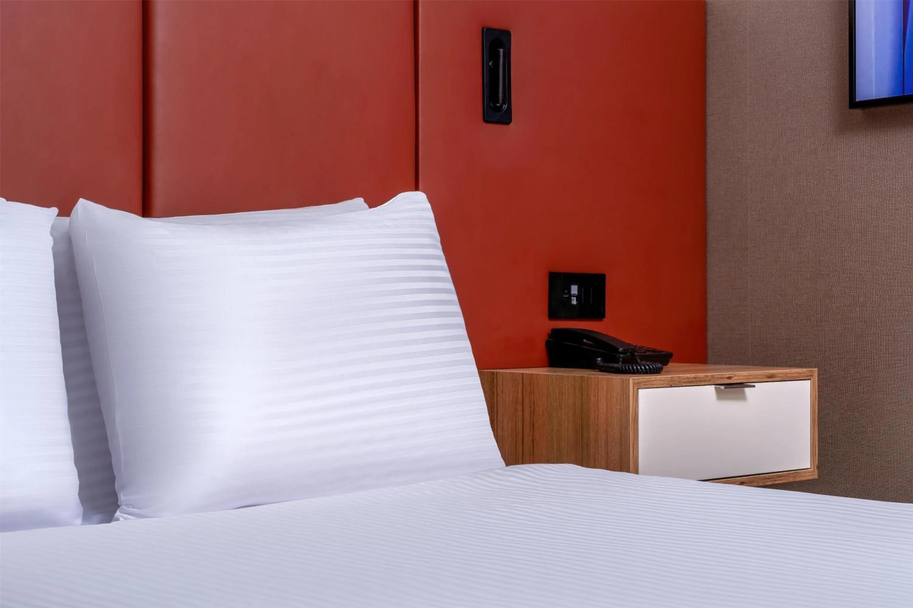 Bedroom, Bed in Best Western Premier Hidden Hills Hotel