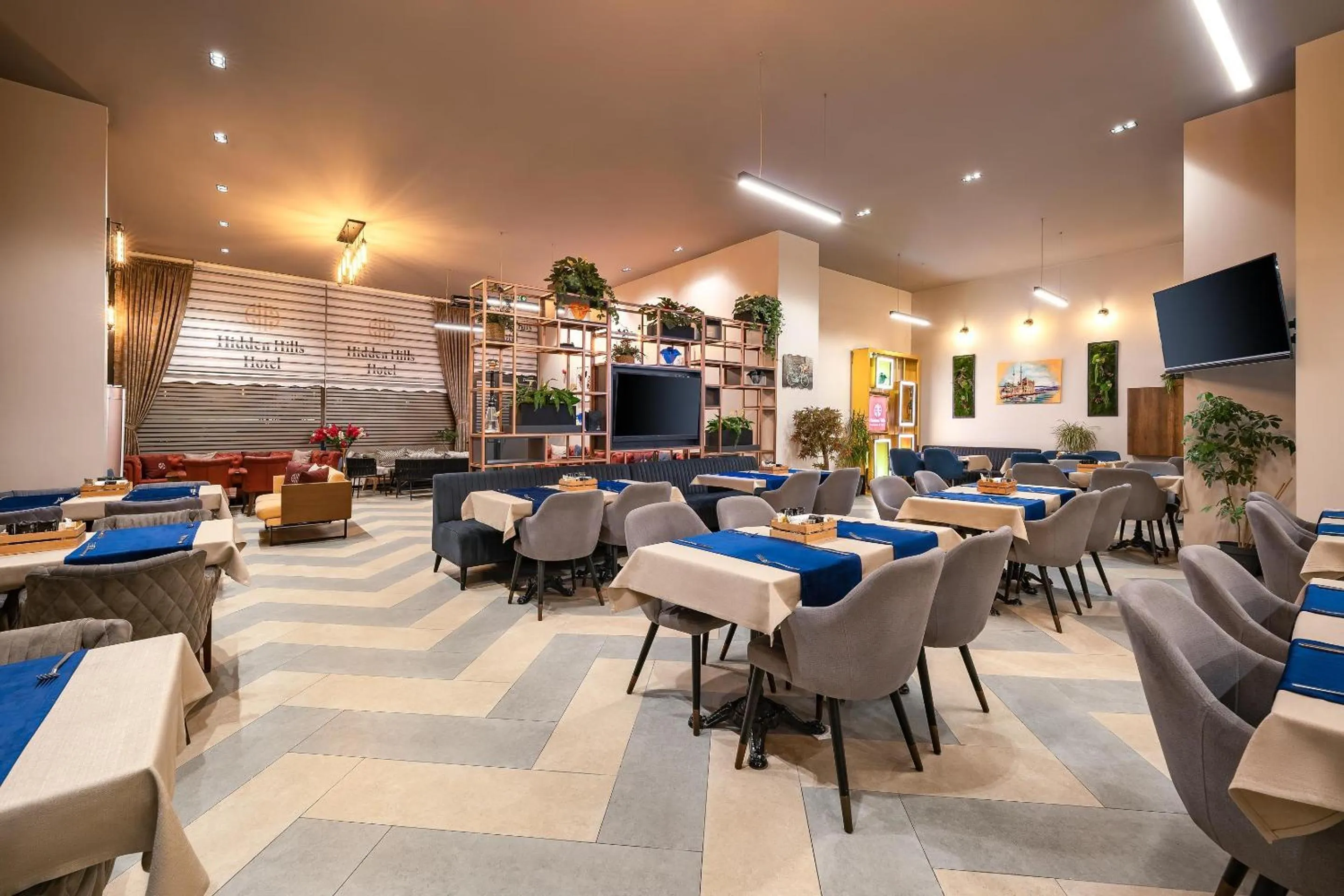 Restaurant/places to eat in Best Western Premier Hidden Hills Hotel