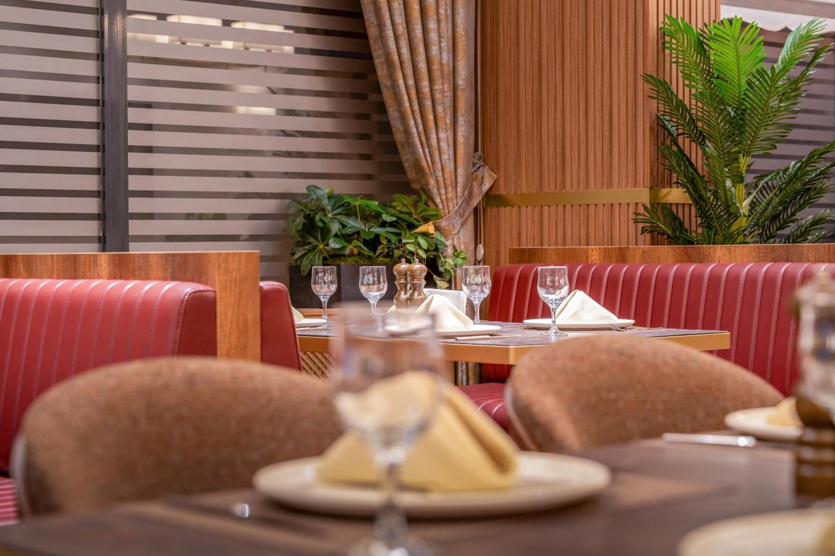 Restaurant/places to eat in Best Western Premier Hidden Hills Hotel