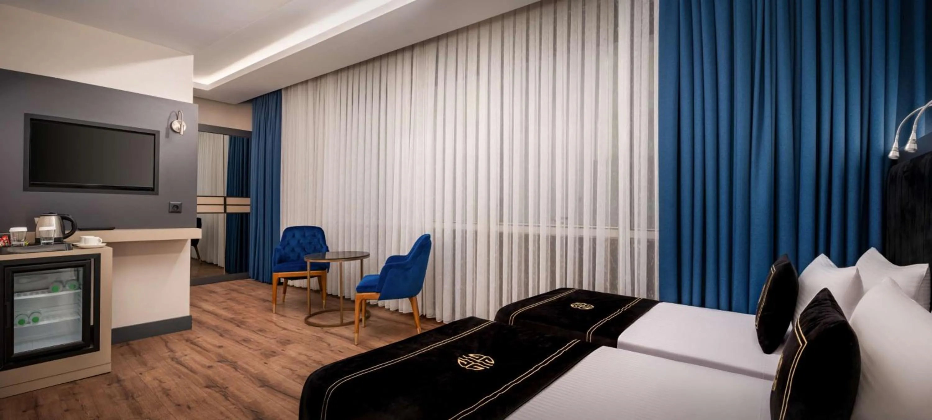 Bedroom, Bed in Best Western Premier Hidden Hills Hotel