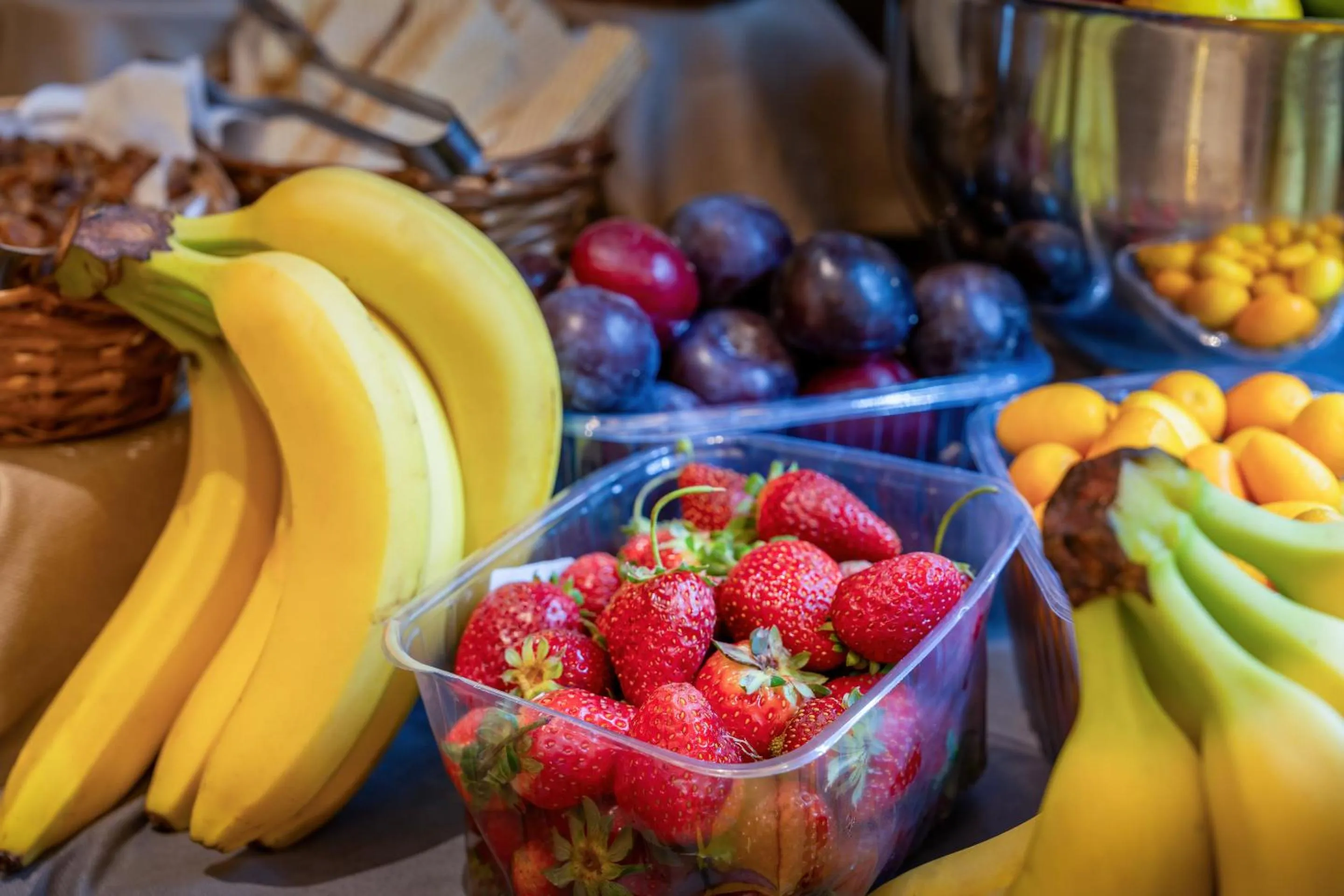 Buffet breakfast in Best Western Premier Hidden Hills Hotel