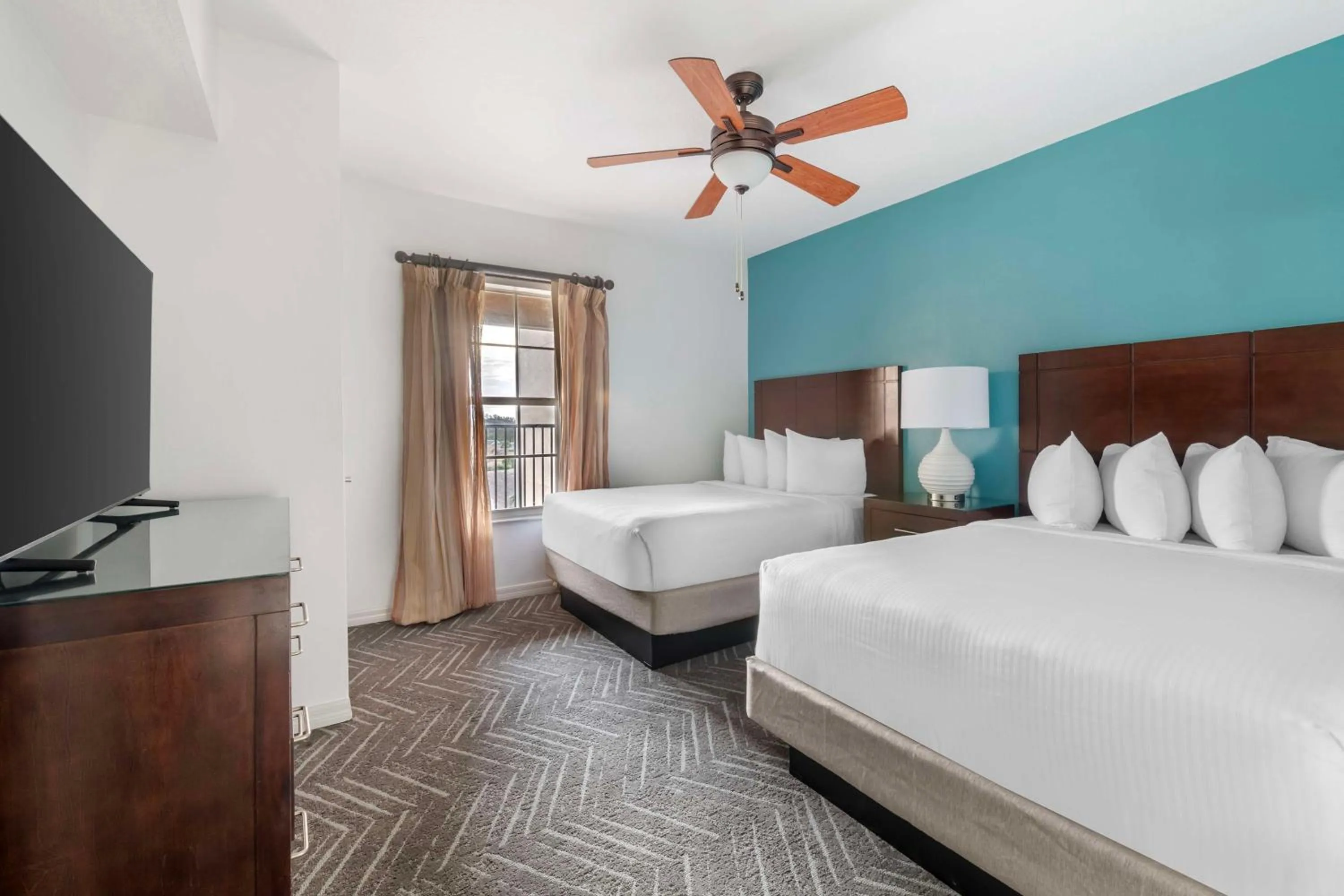 Bed in Hilton Vacation Club Aqua Sol Orlando West