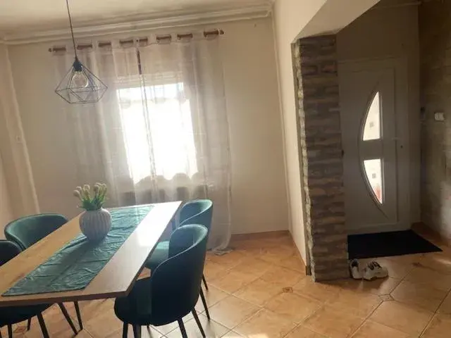 Two-Bedroom Family Apartment in Alice Vendégház Two-Bedroom Family Apartment in Alice Vendégház