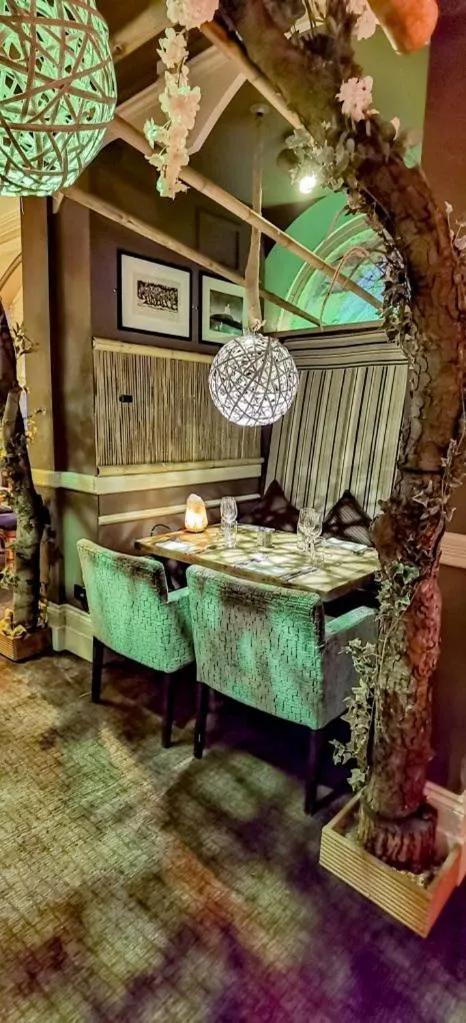 OX Hotel, Bar, & Grill