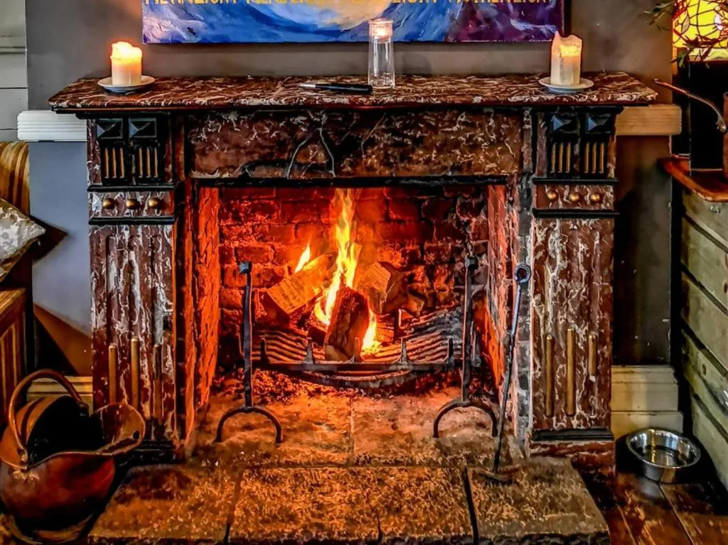 OX Hotel, Bar, & Grill