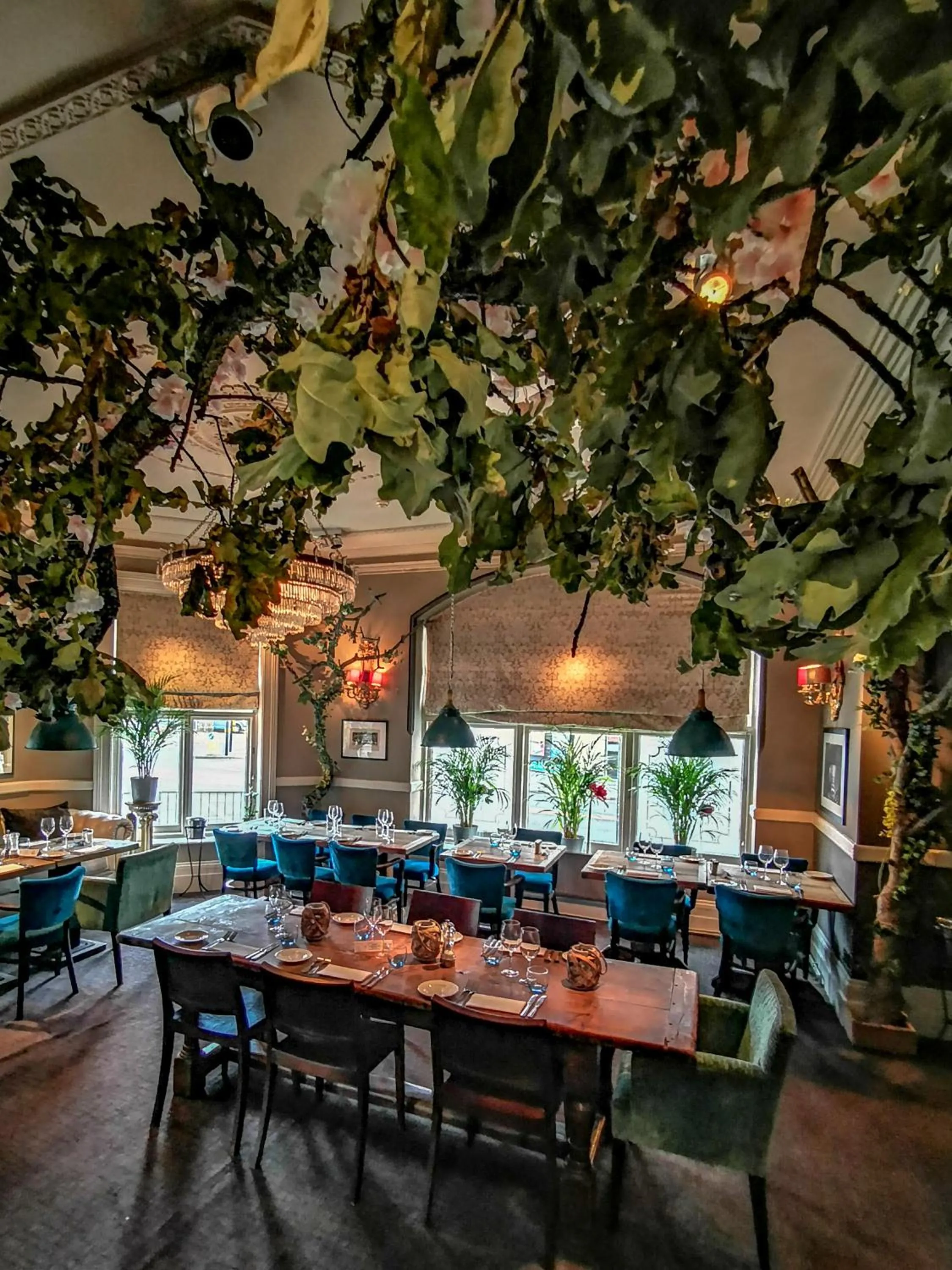 OX Hotel, Bar, & Grill