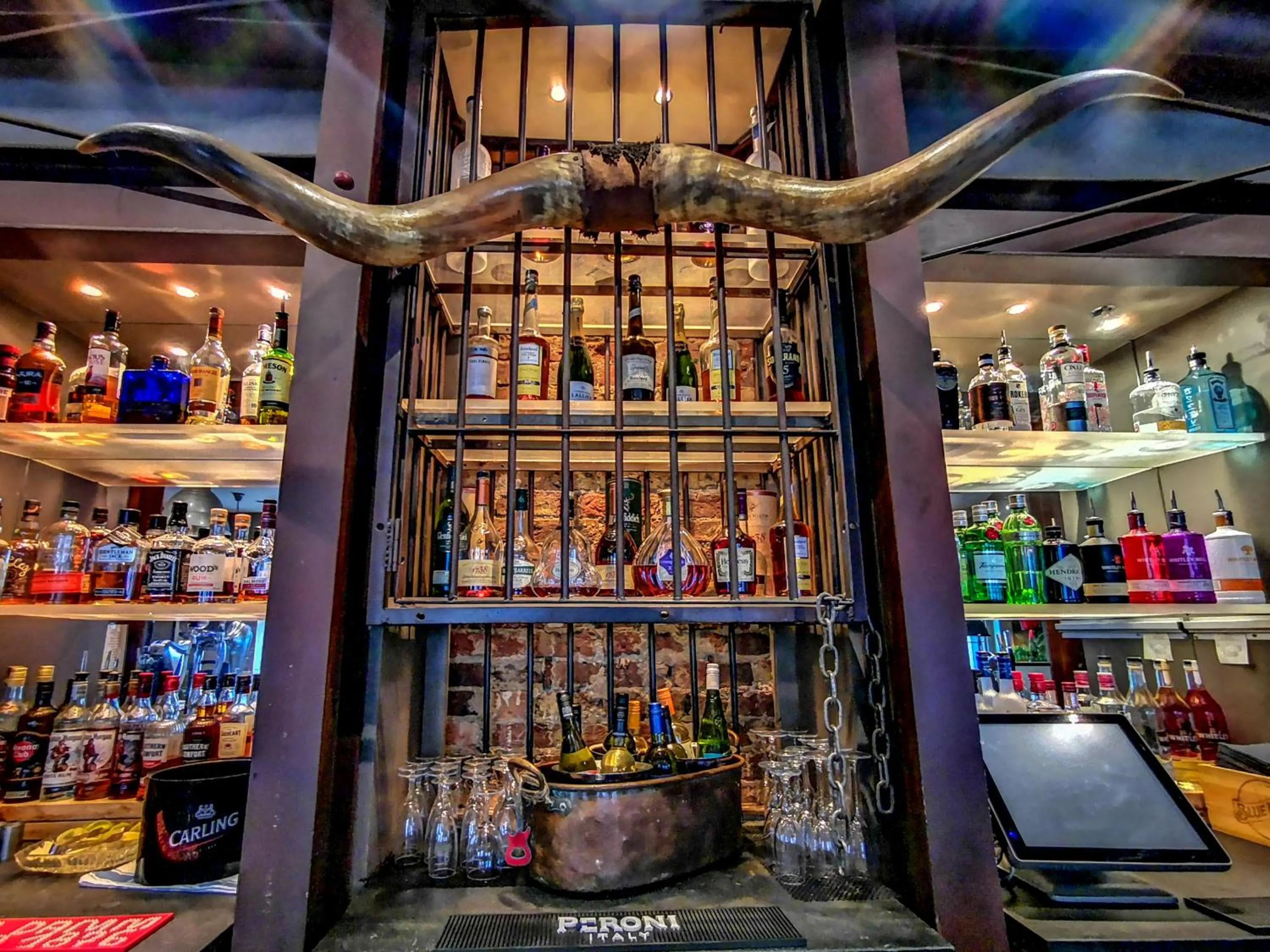 OX Hotel, Bar, & Grill