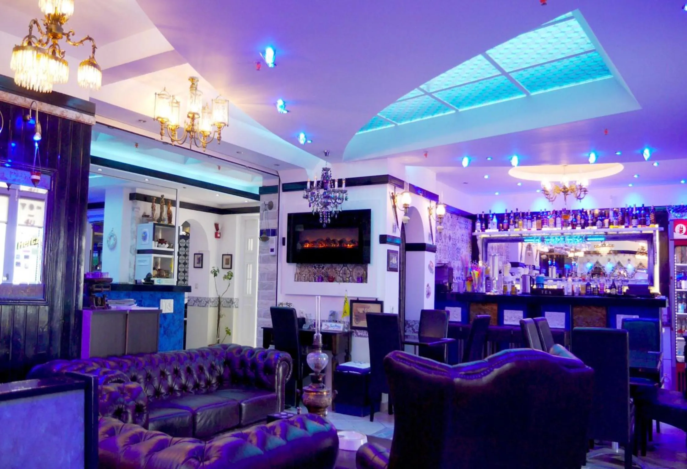 Restaurant/places to eat in Blue Sea Beach Resort