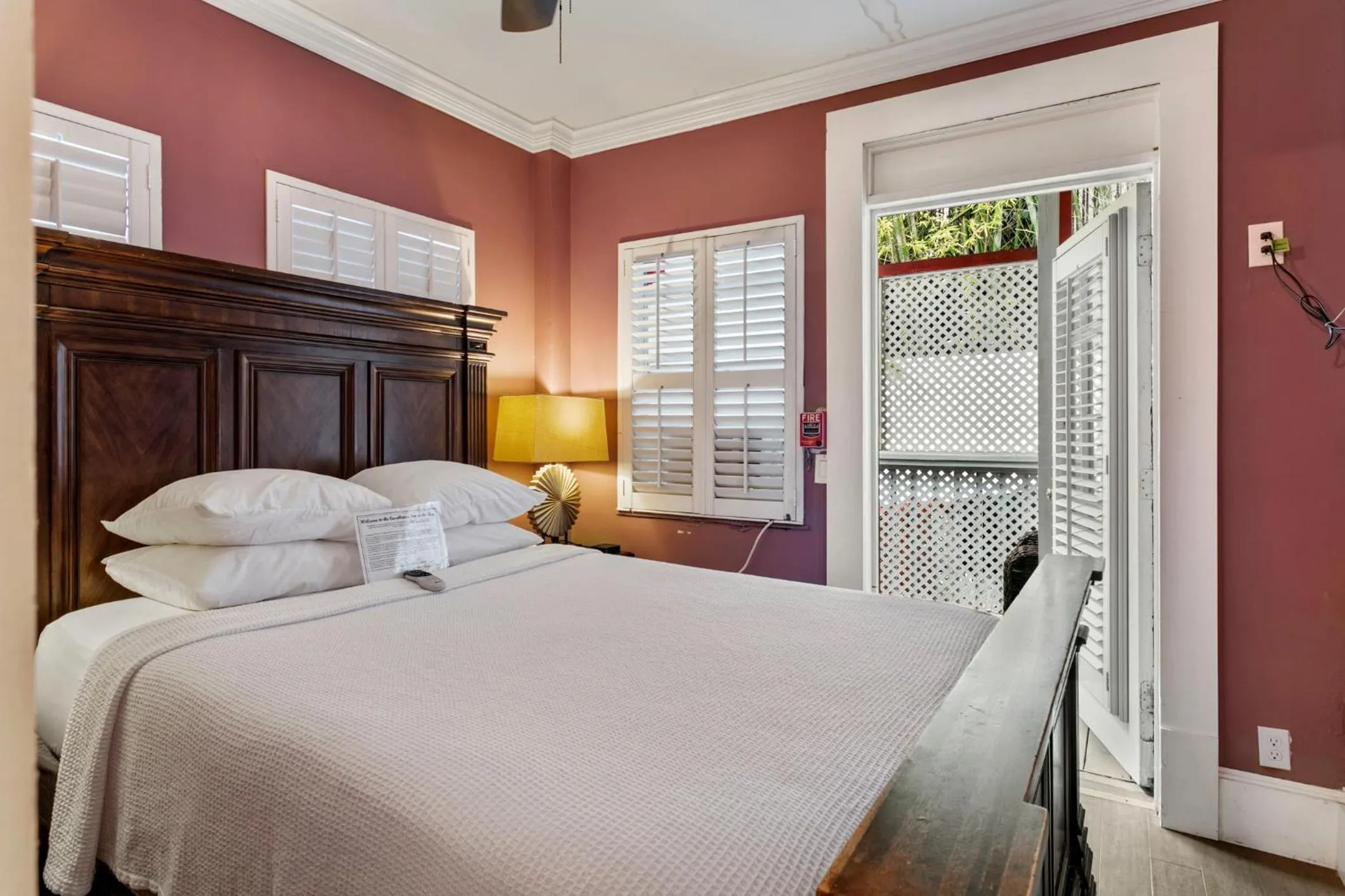 Bed in Casablanca Inn on the Bay