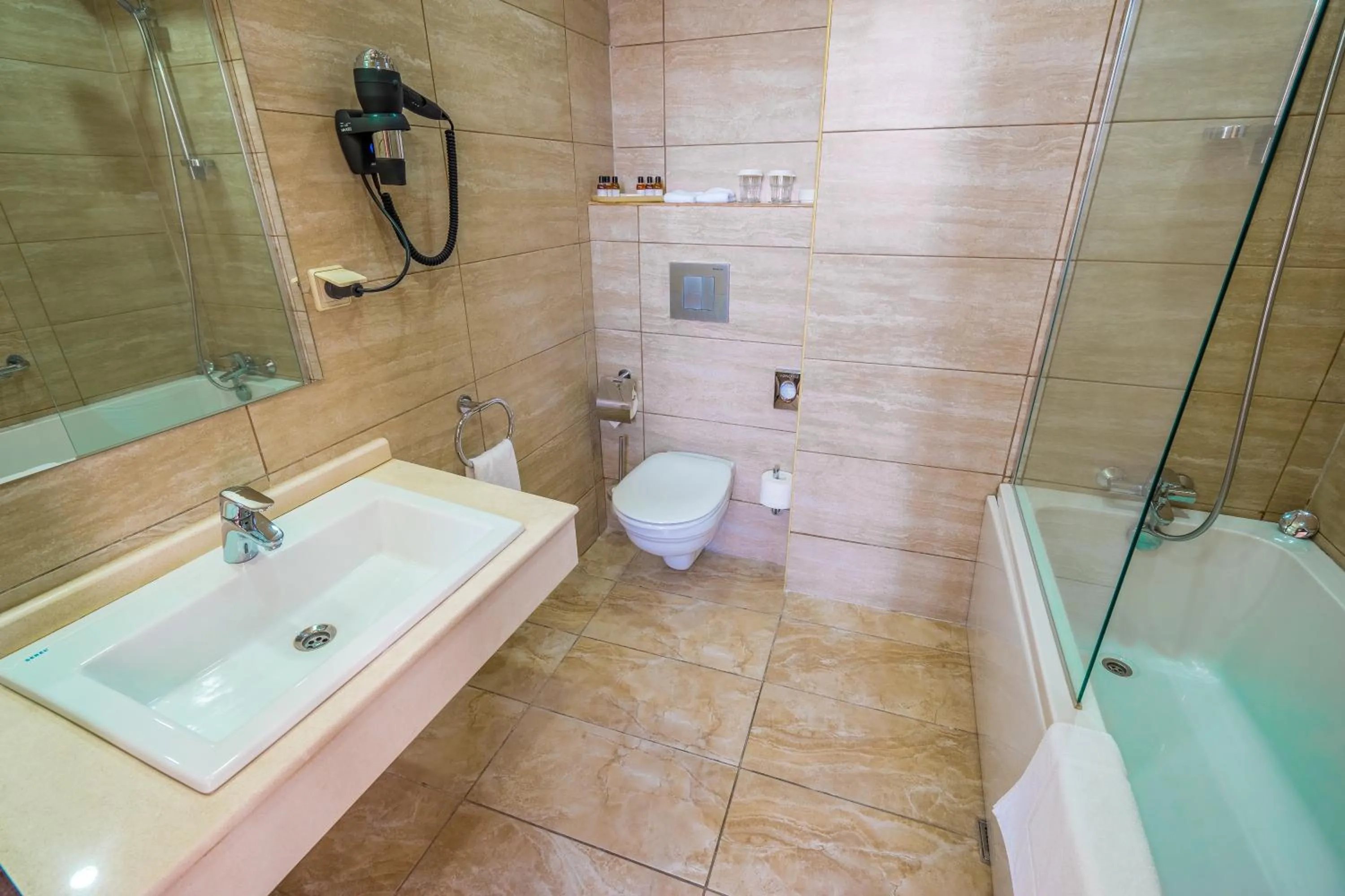 Bathroom in Hotel Lomsia