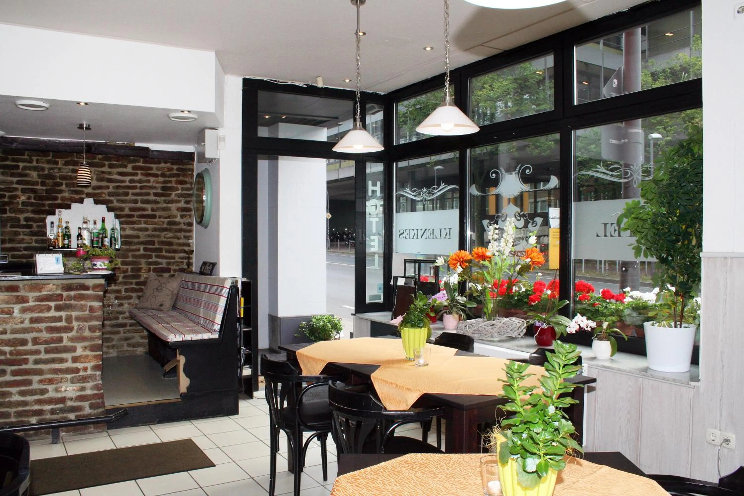 Restaurant/places to eat in Hotel Klenkes am Bahnhof