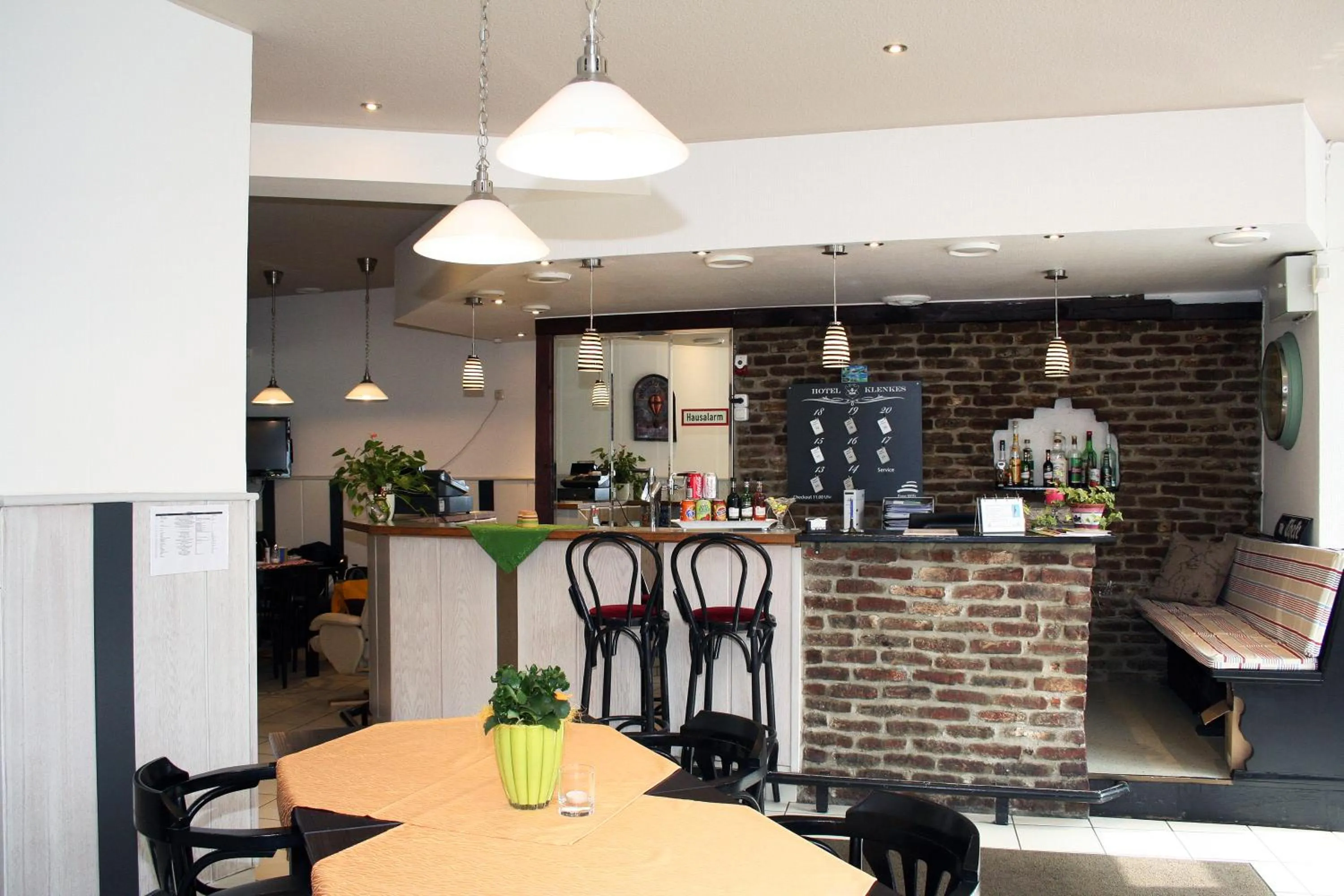 Restaurant/places to eat in Hotel Klenkes am Bahnhof