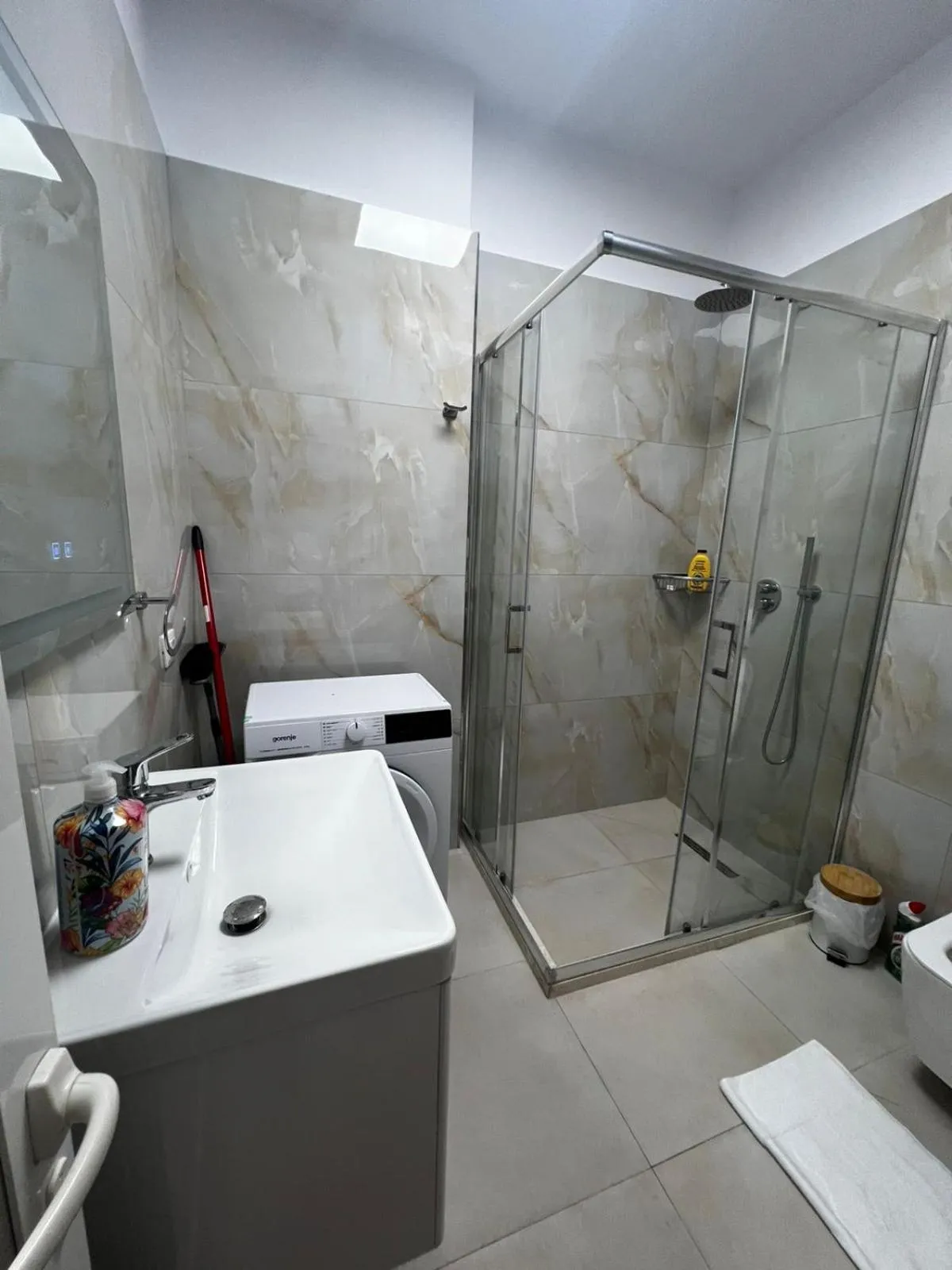 Toilet in Hotel Kamomil