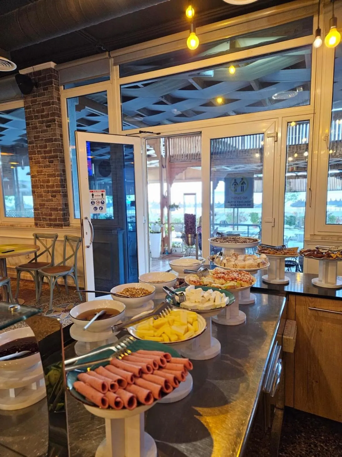 Breakfast in Hotel Kamomil