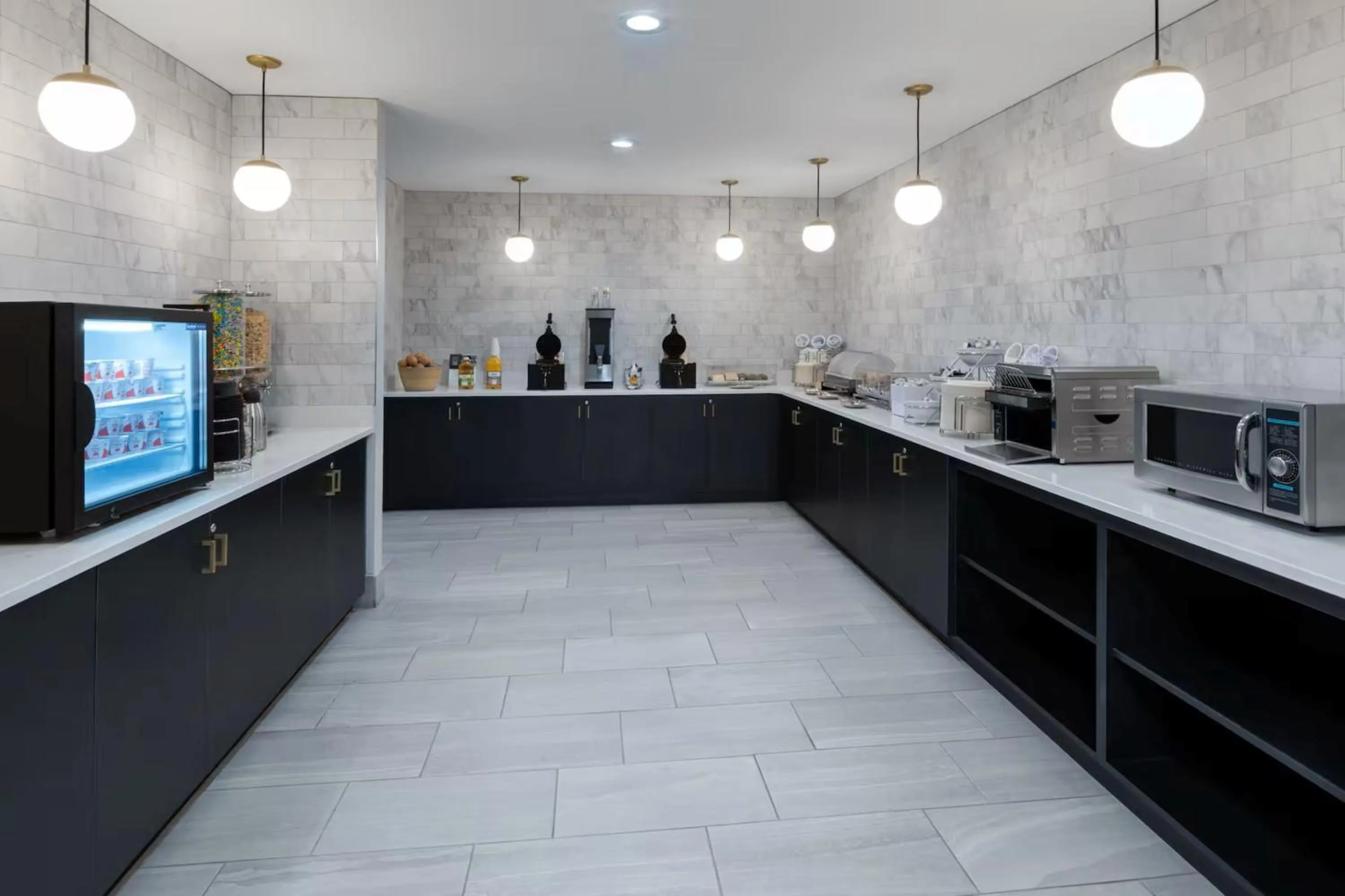 Breakfast in Holiday Inn Express & Suites Washington DC - NoMA by IHG