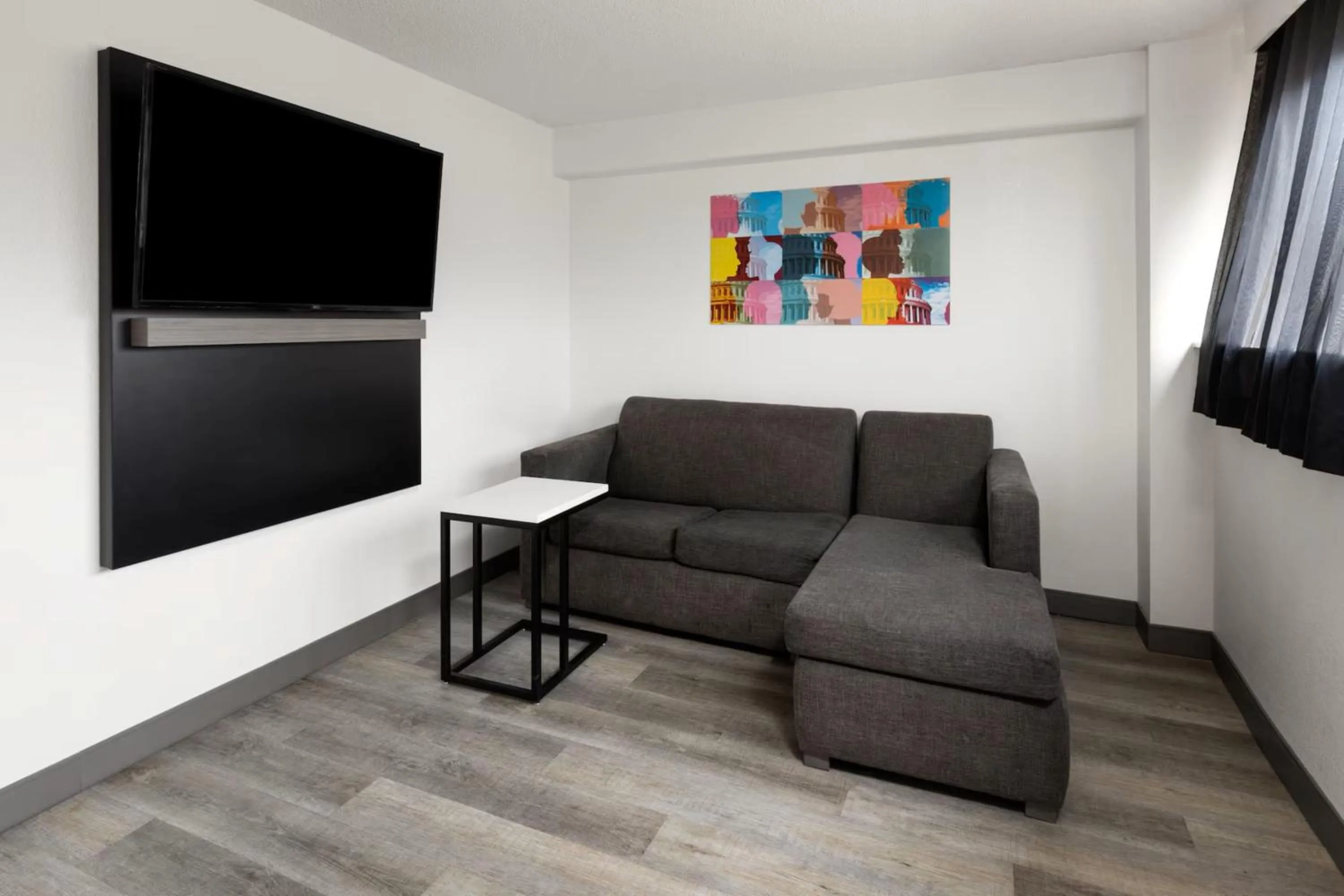 Photo of the whole room in Holiday Inn Express & Suites Washington DC - NoMA by IHG