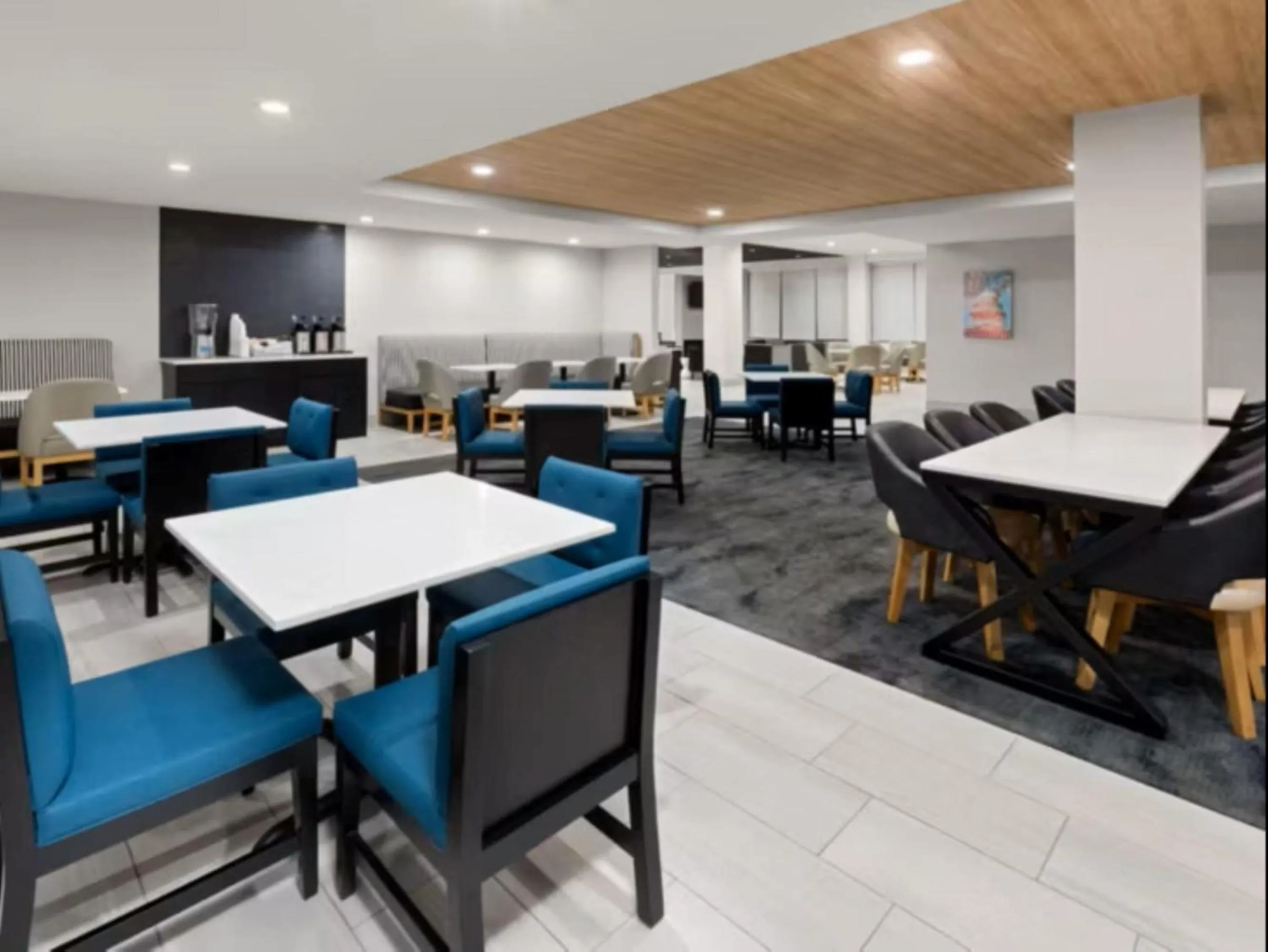 Breakfast in Holiday Inn Express & Suites Washington DC - NoMA by IHG