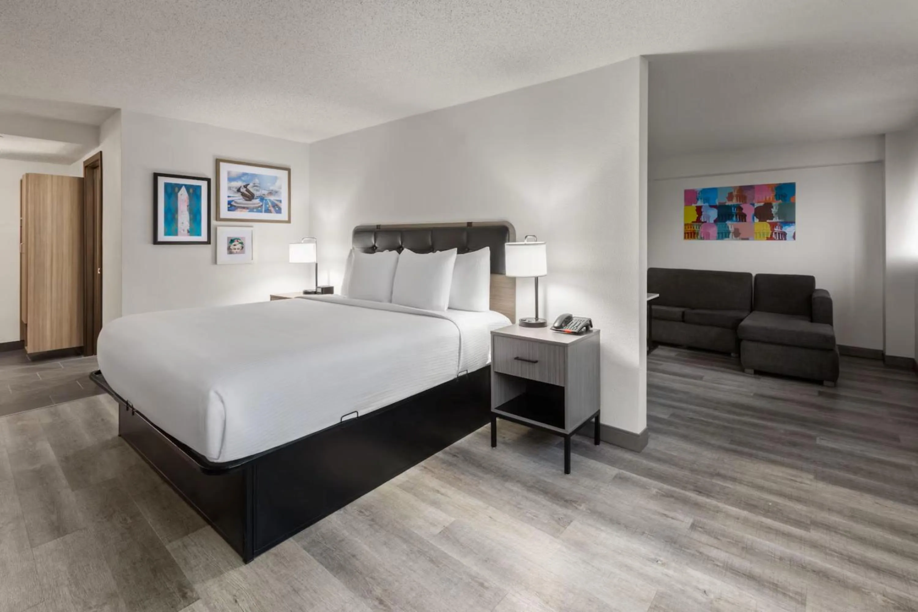 Photo of the whole room, Bed in Holiday Inn Express & Suites Washington DC - NoMA by IHG