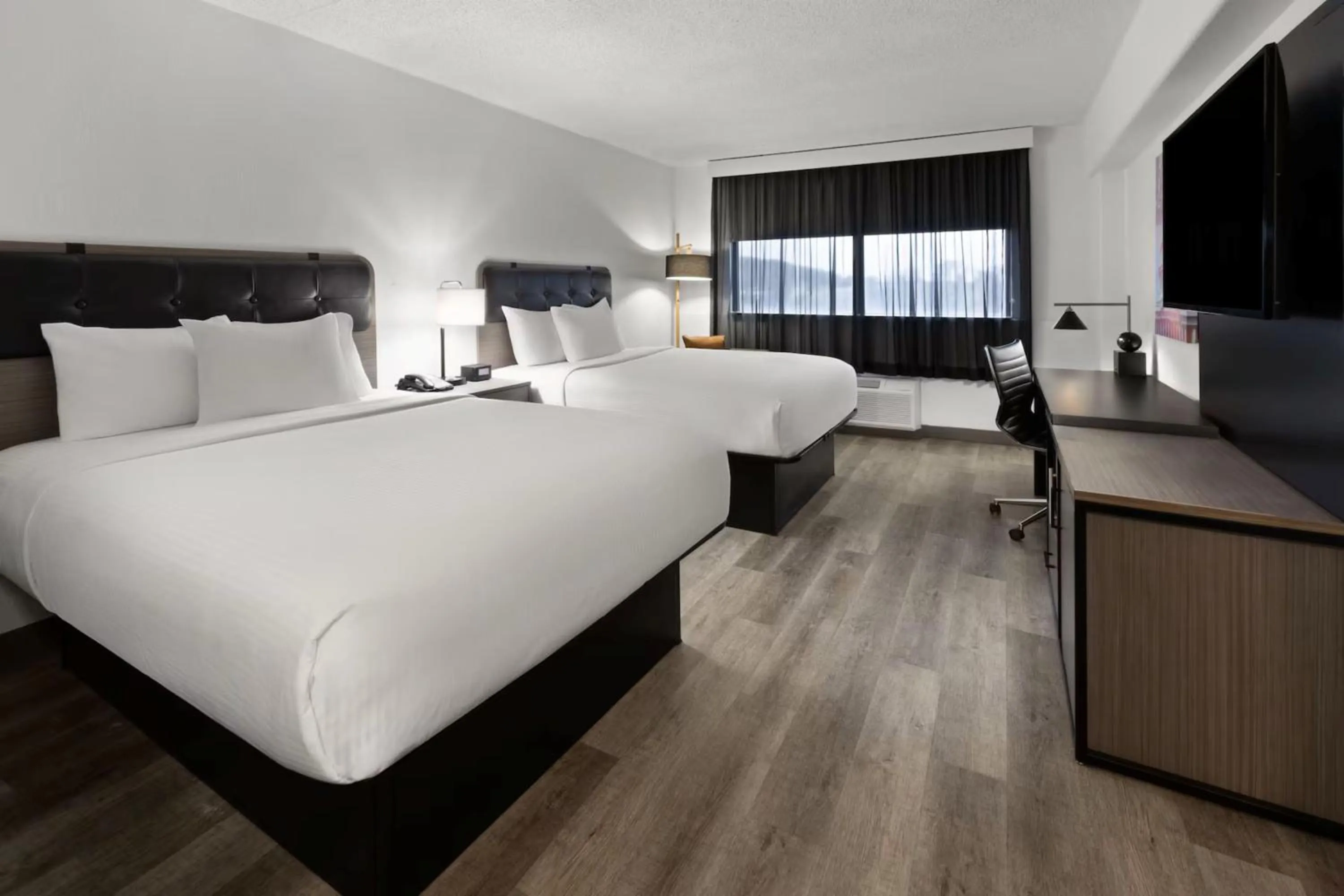 Photo of the whole room, Bed in Holiday Inn Express & Suites Washington DC - NoMA by IHG
