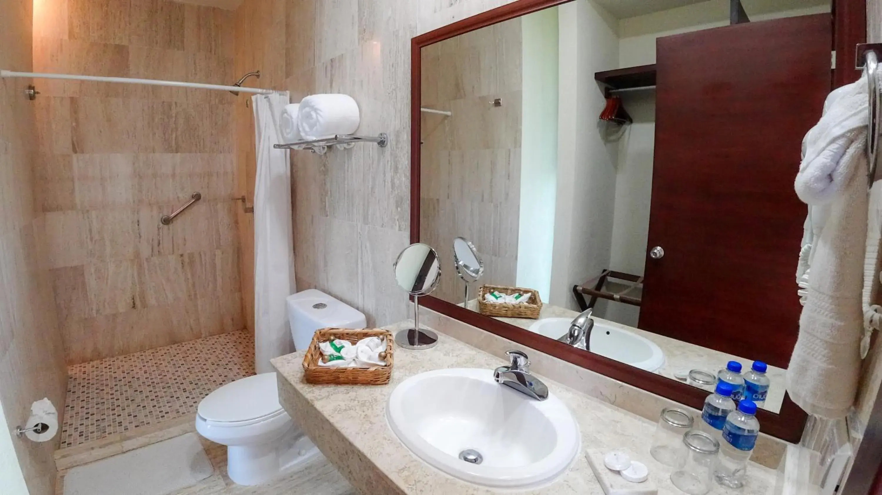 Queen Suite with Sea View in Pacific King Hotel Queen Suite with Sea View in Pacific King Hotel