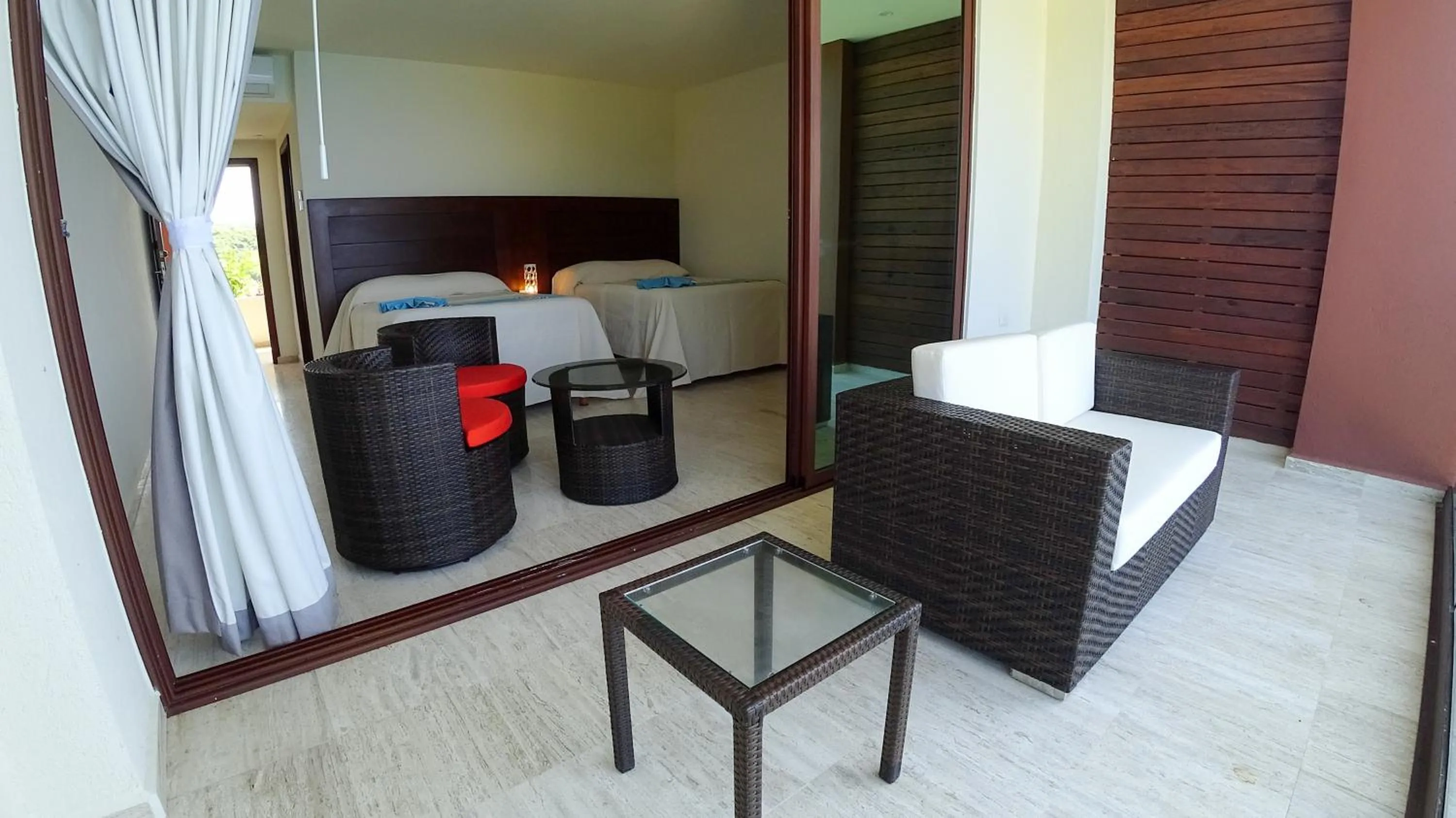 Balcony/Terrace in Pacific King Hotel