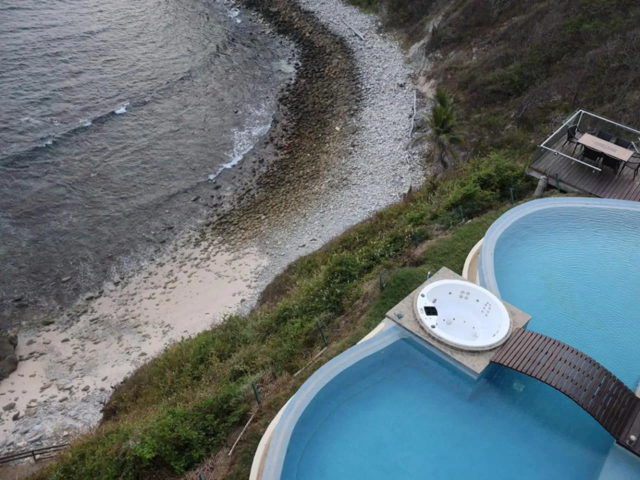 Swimming pool in Pacific King Hotel