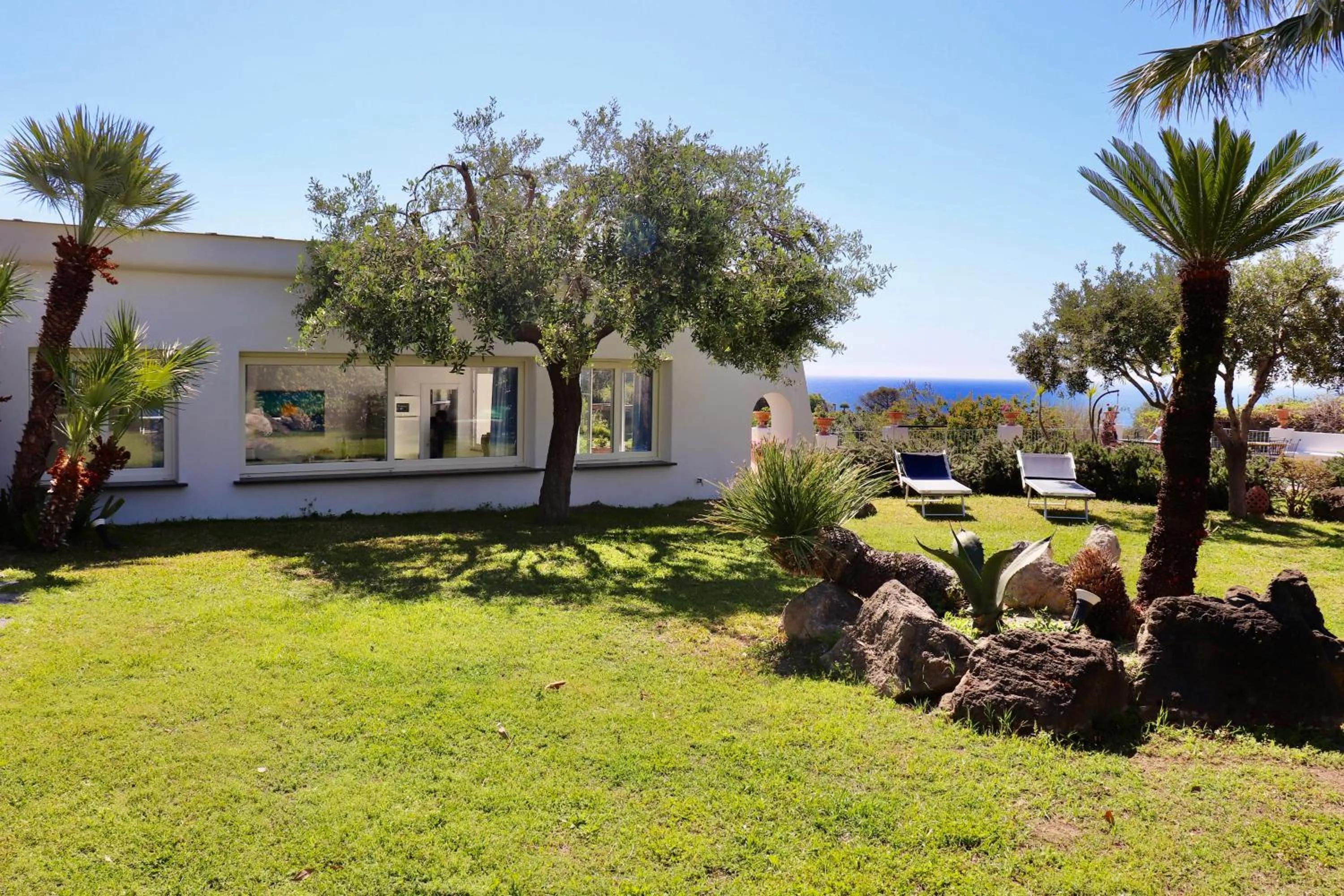 Property building in Sorgeto Garden