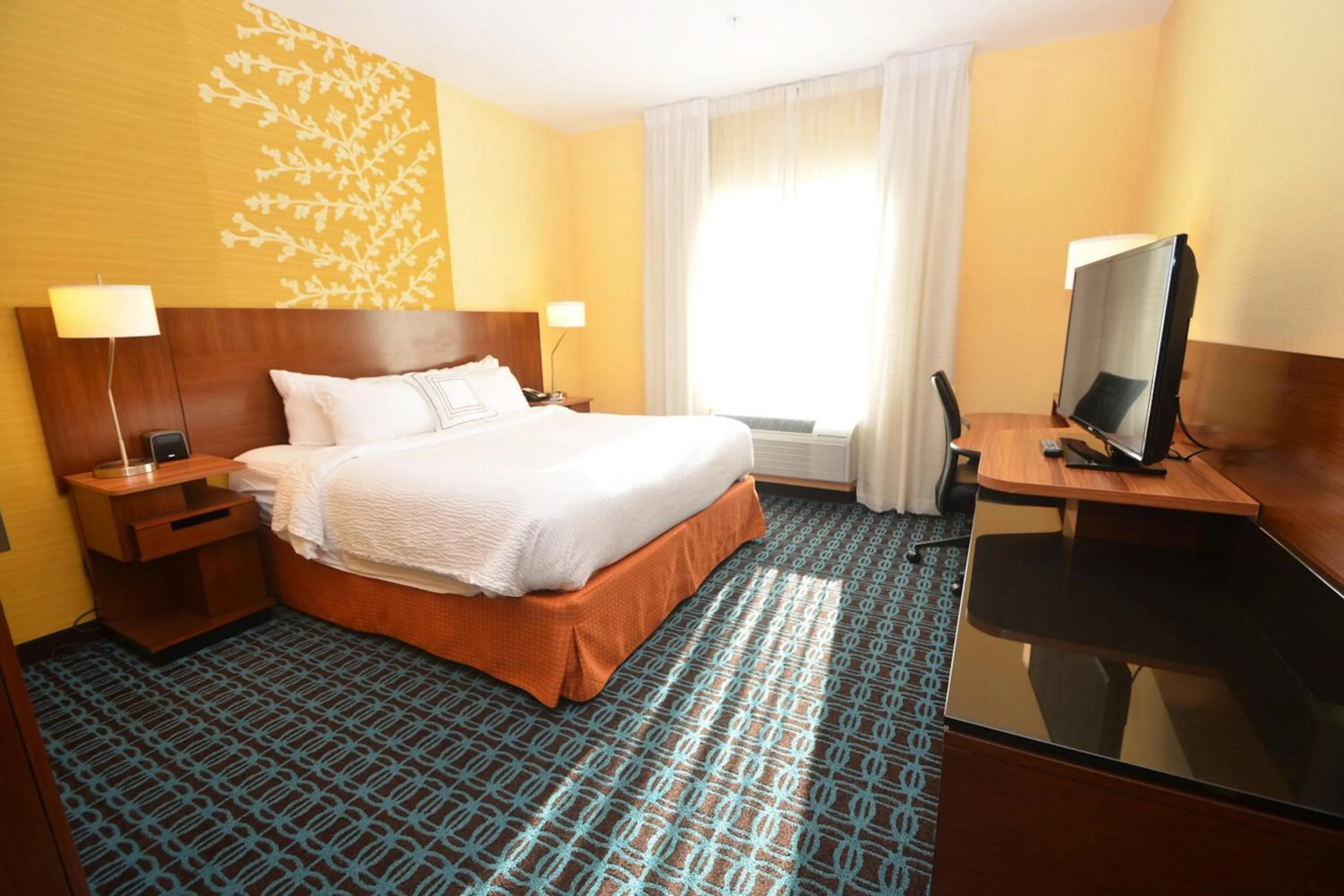 Photo of the whole room, Bed in Fairfield Inn & Suites by Marriott Chincoteague Island Waterfront