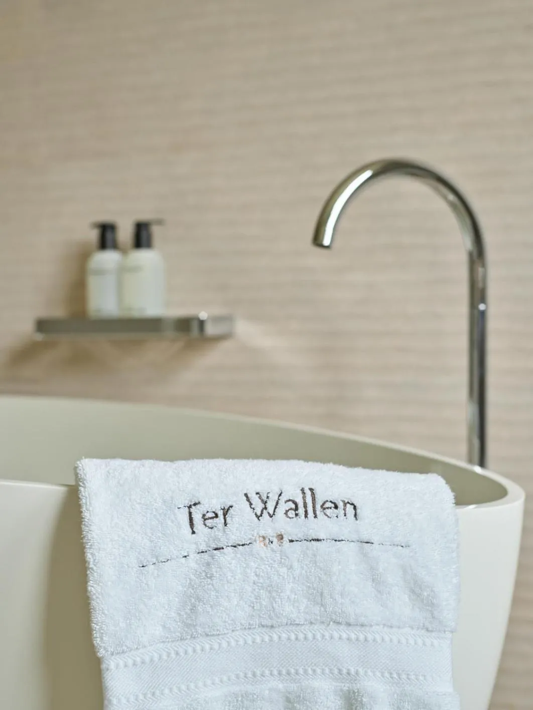Text overlay in Boutique Hotel Ter Wallen