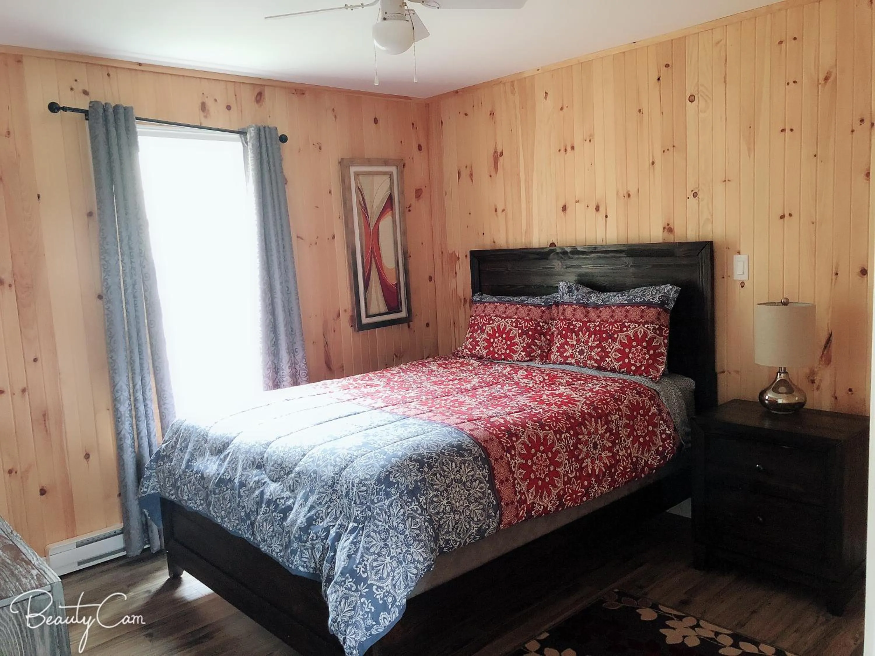Bedroom, Bed in Baywatch Lighthouse Cottages & Motel
