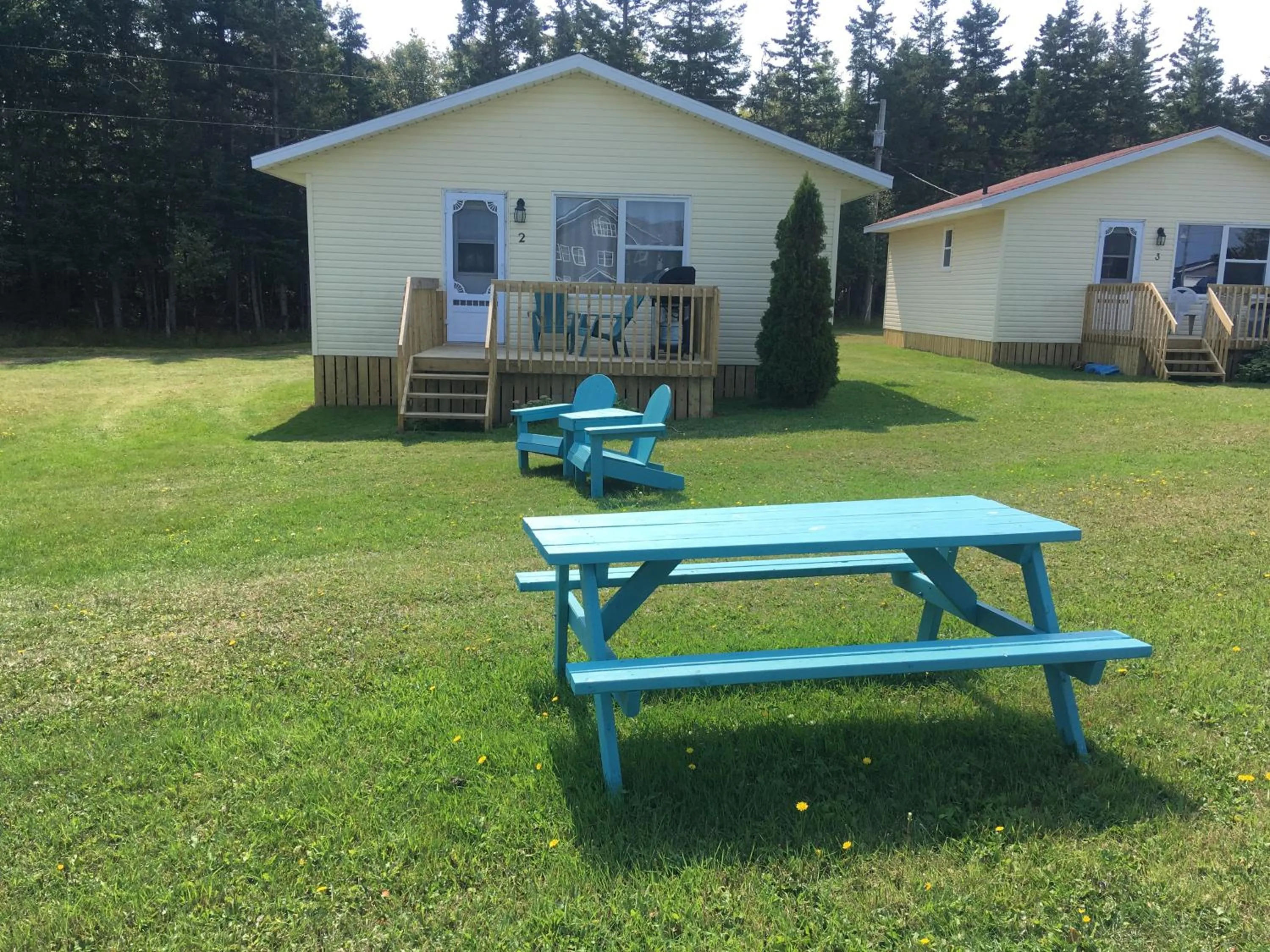 Day in Baywatch Lighthouse Cottages & Motel