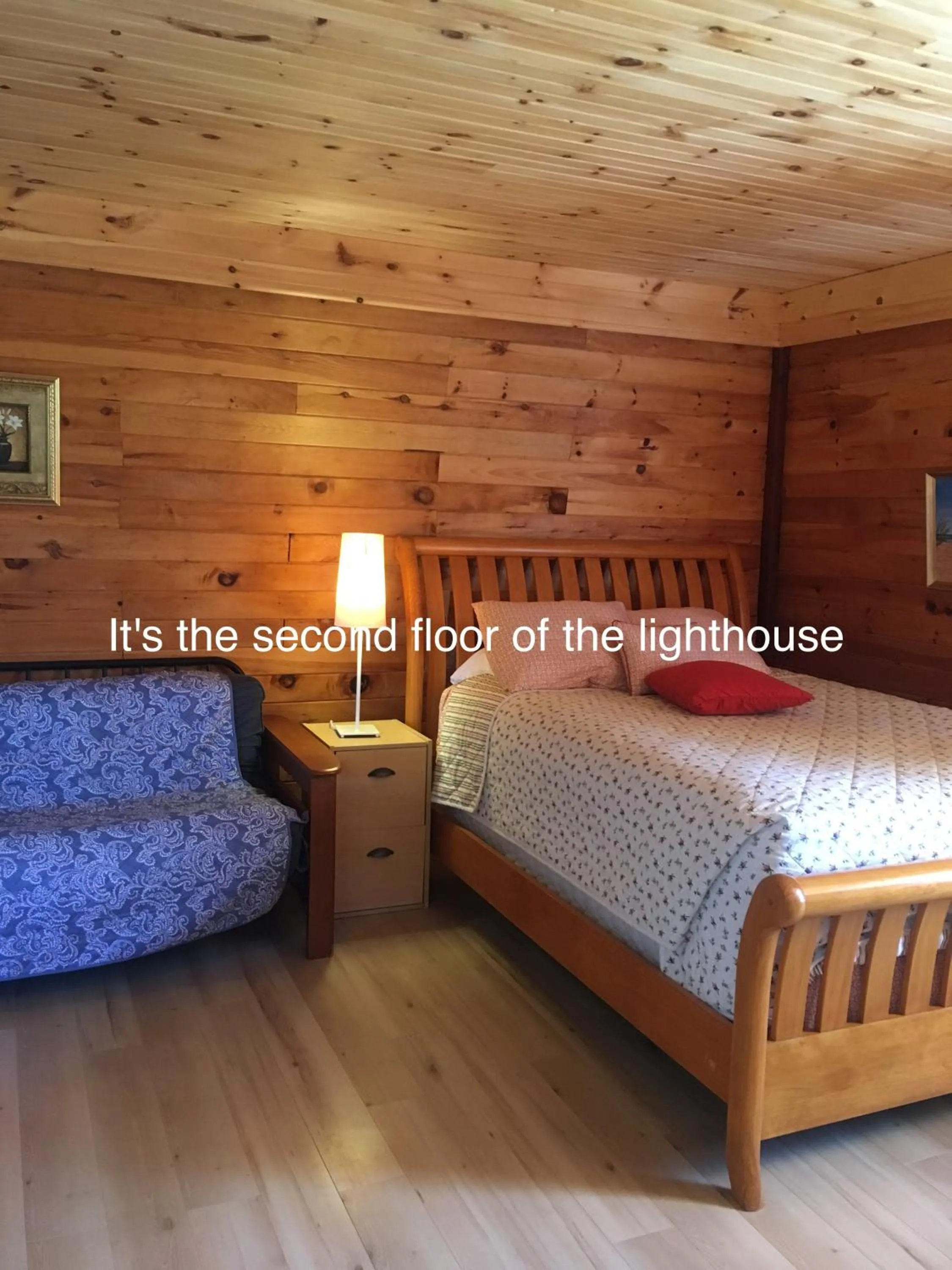 Bed in Baywatch Lighthouse Cottages & Motel