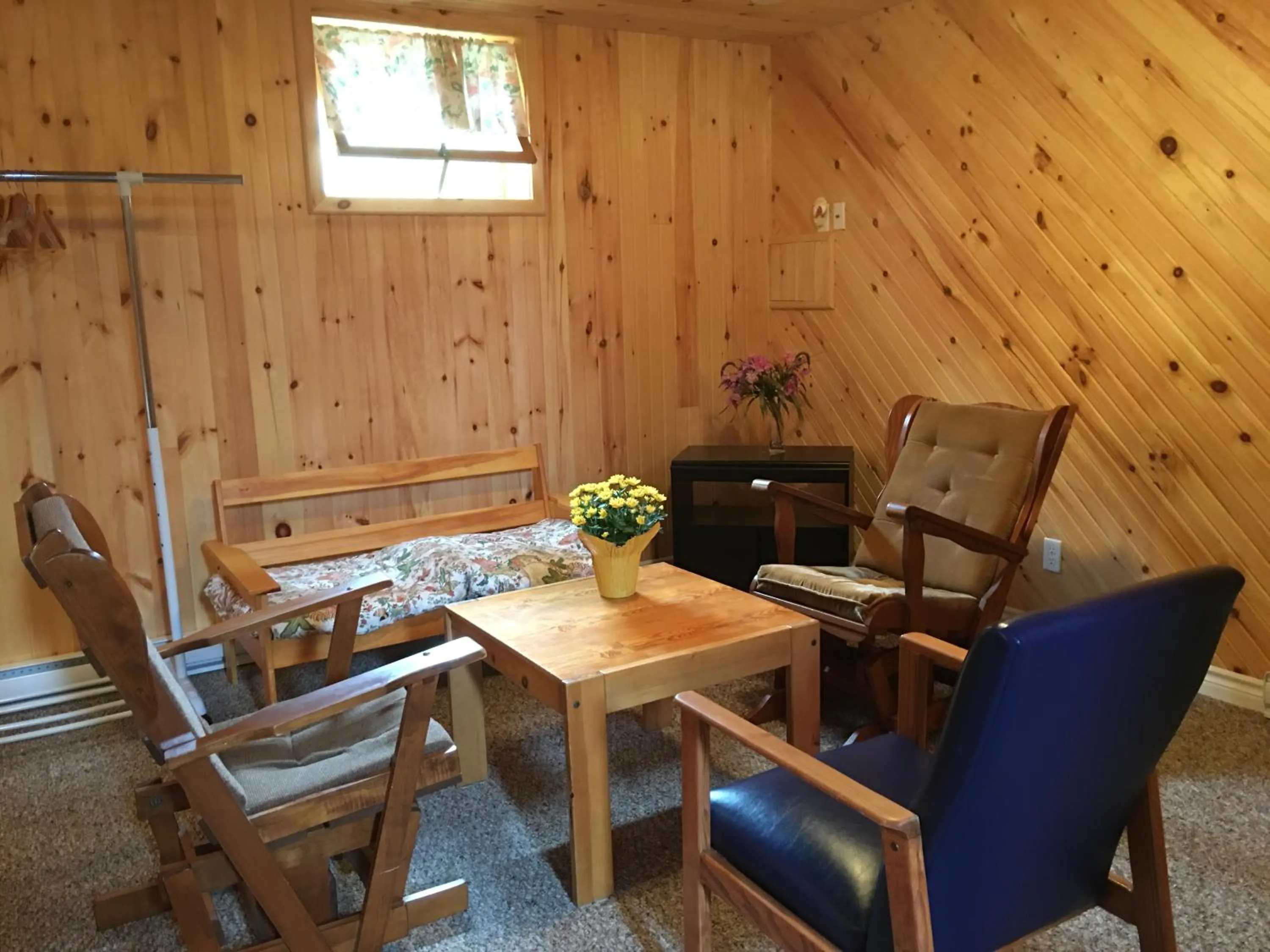 Day in Baywatch Lighthouse Cottages & Motel