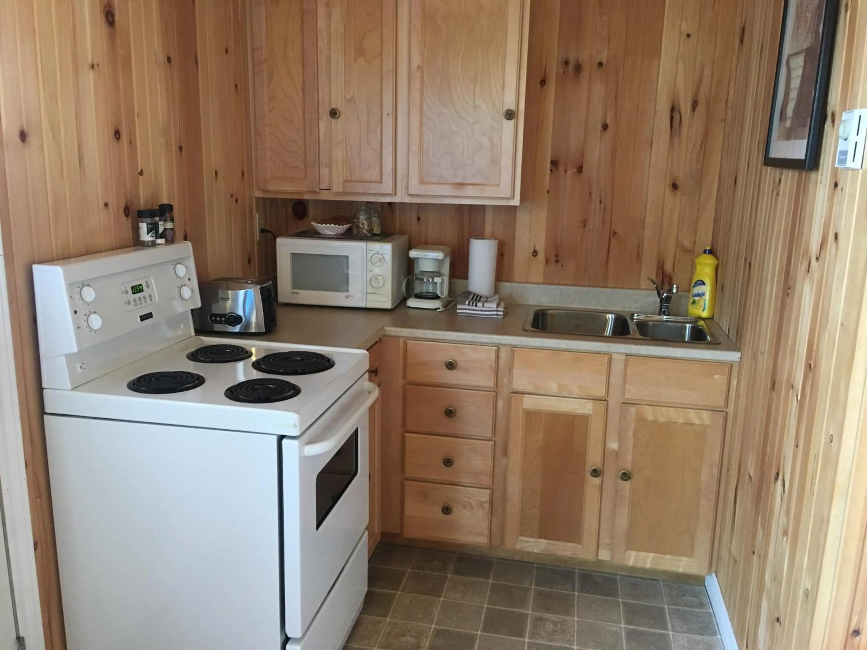 Coffee/tea facilities in Baywatch Lighthouse Cottages & Motel
